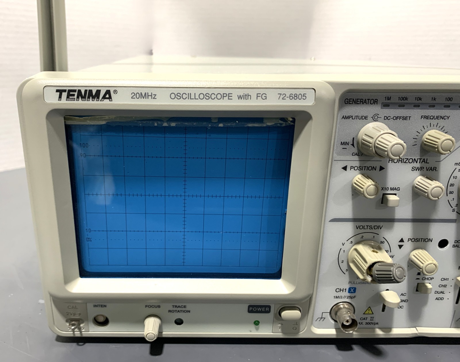 Tenma Oscilloscope 20Mhz With Built in FG MPN/72-6805, Damaged Handle, Tested