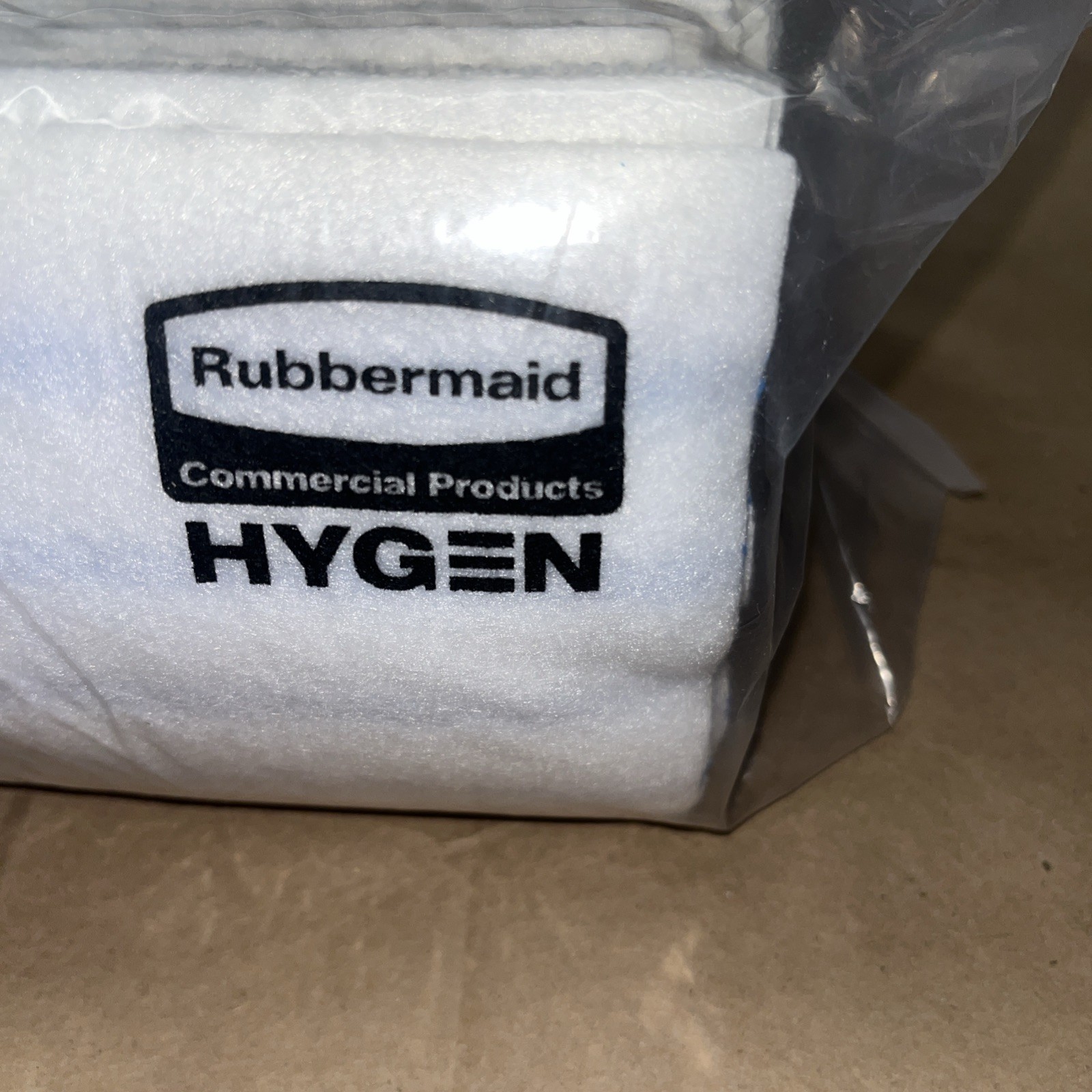 RUBBERMAID HYGEN™ 18″ Disposable Microfiber Pad 50 PACK
