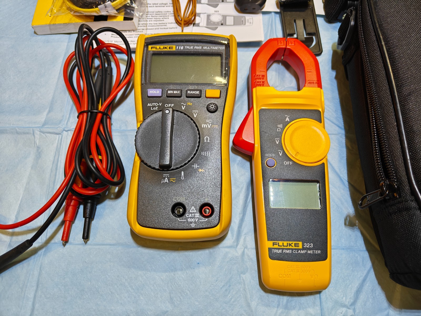 Fluke 116/323 HVAC Combo Kit True RMS Digital Multimeter and Clamp Meter