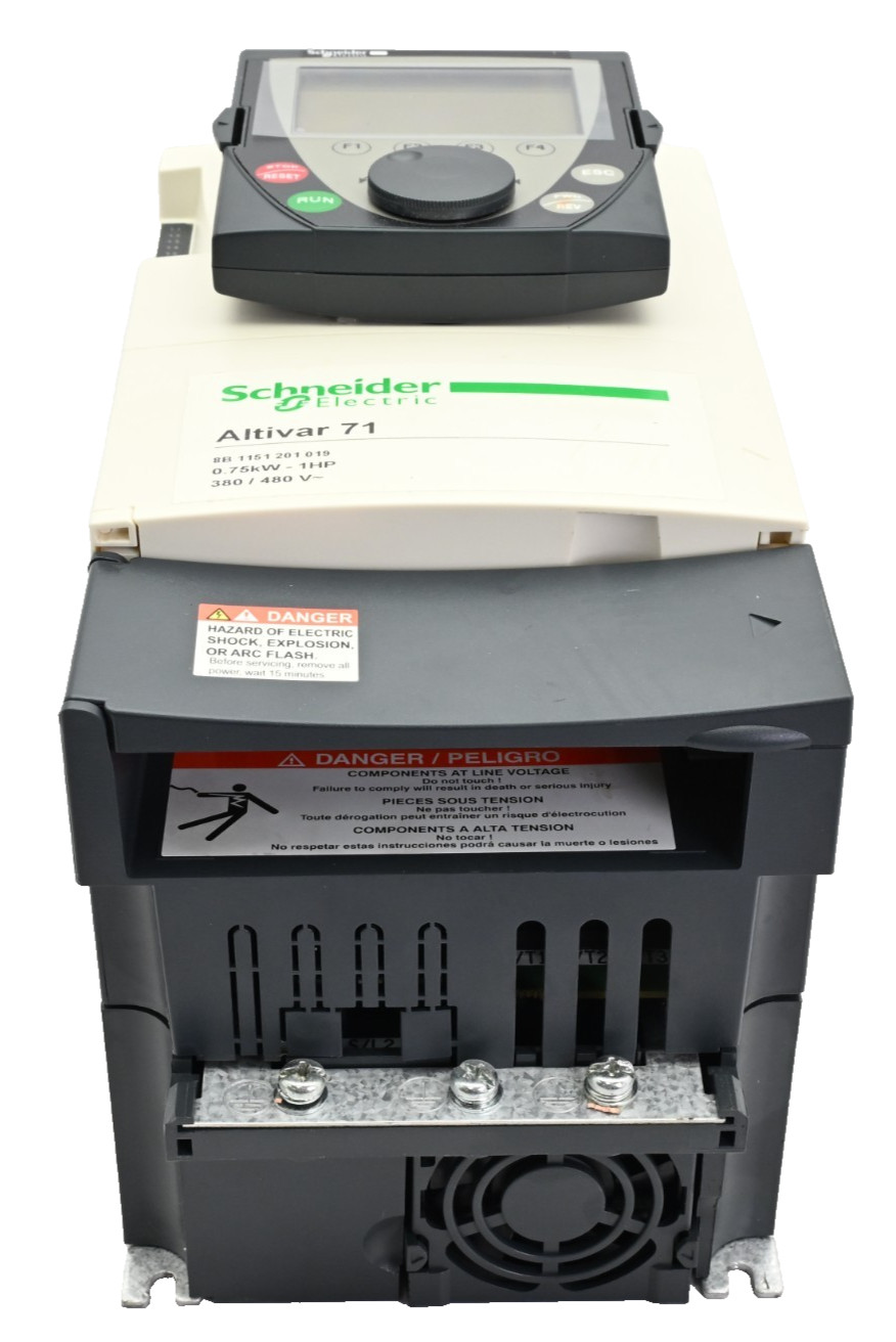 Schneider Electric Altivar 71 ATV71H075N4, .75KW – 1HP, 380-480V 3P