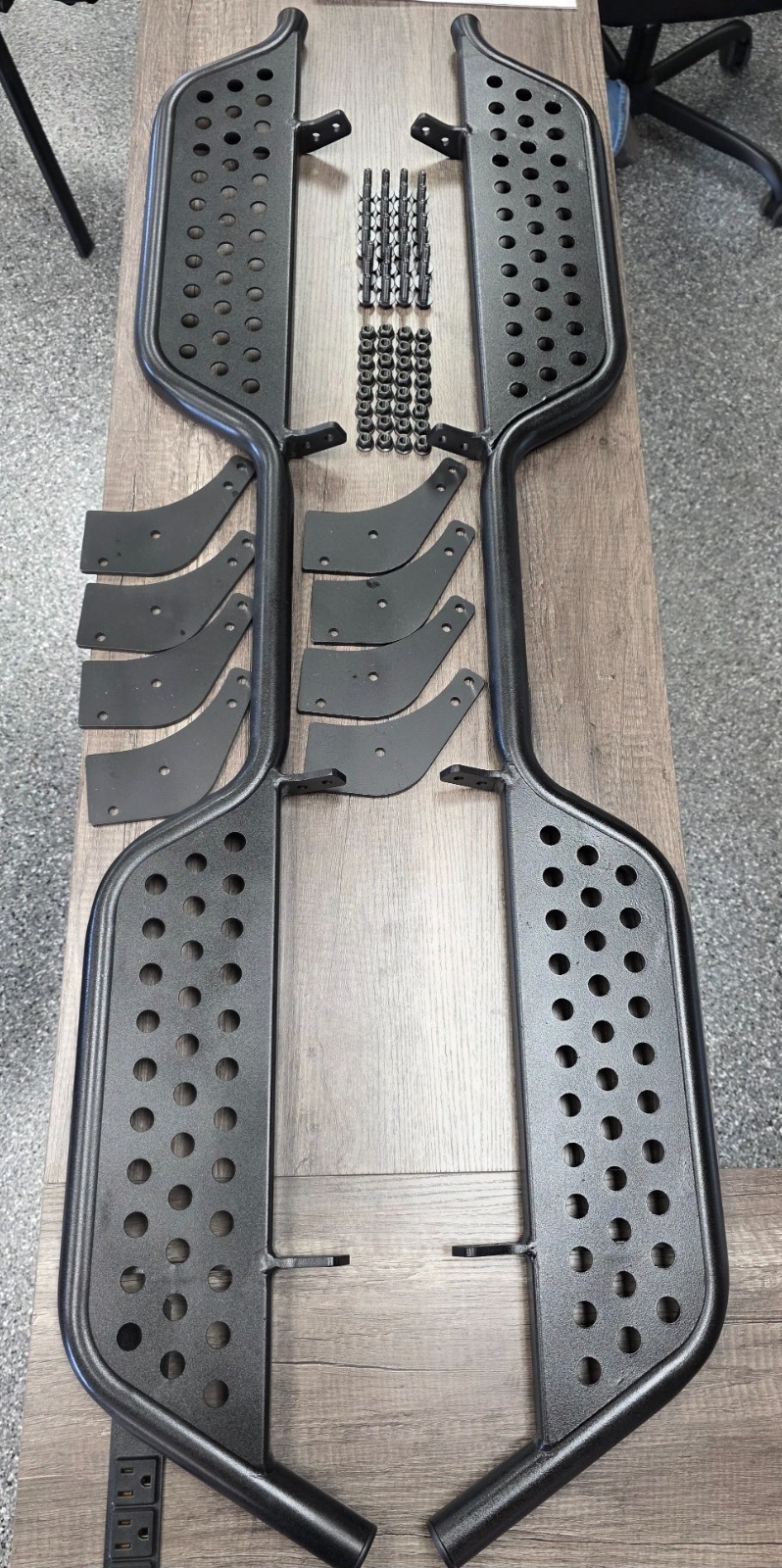 Ward’s Epic EV E40FX Nerf Bar Side Steps Step 4 Passenger Forward Facing E40 FX