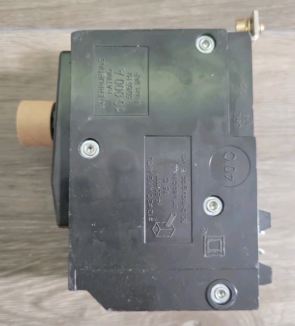 QOB3100 SQUARE D Circuit Breaker (QOB) Standard, 100A, 3-Phase 240 Vac, Bolt-On