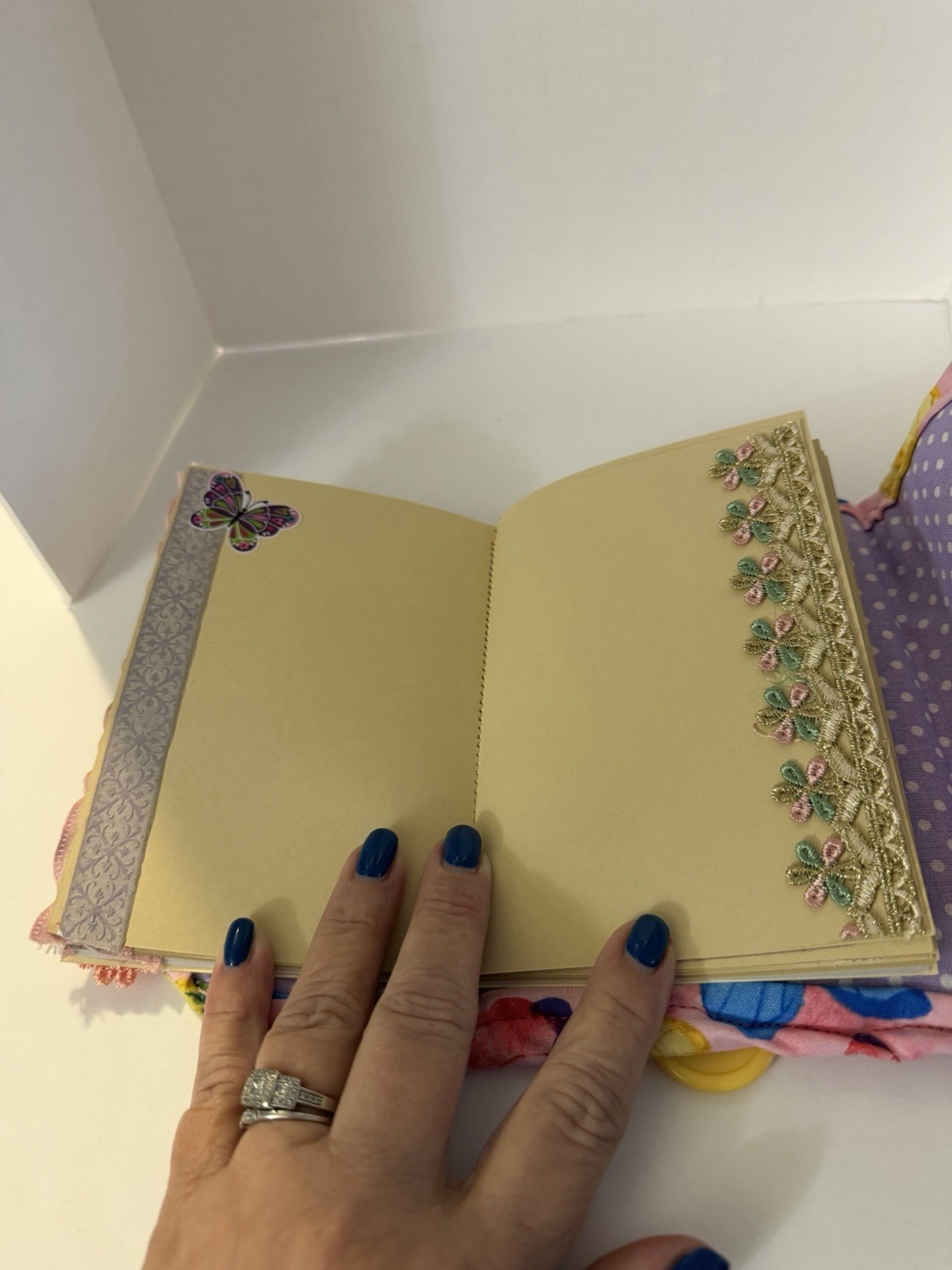 Handmade Junk Journal Beautiful Butterfly Material Measures 6.5×5.5 – Eclectic
