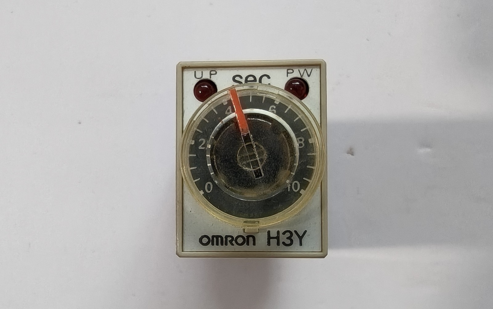 OMRON H3Y-4 TIMER TIMING 1S-10S 14PIN VOLTAGE 110VAC FAST SHIPPING