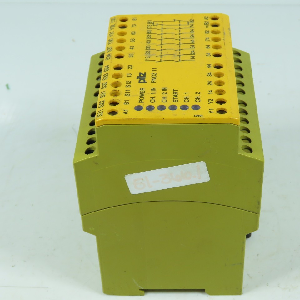 Pilz 774080 PNOZ 11 7S/10 Safety Relay 24VAC/VDC