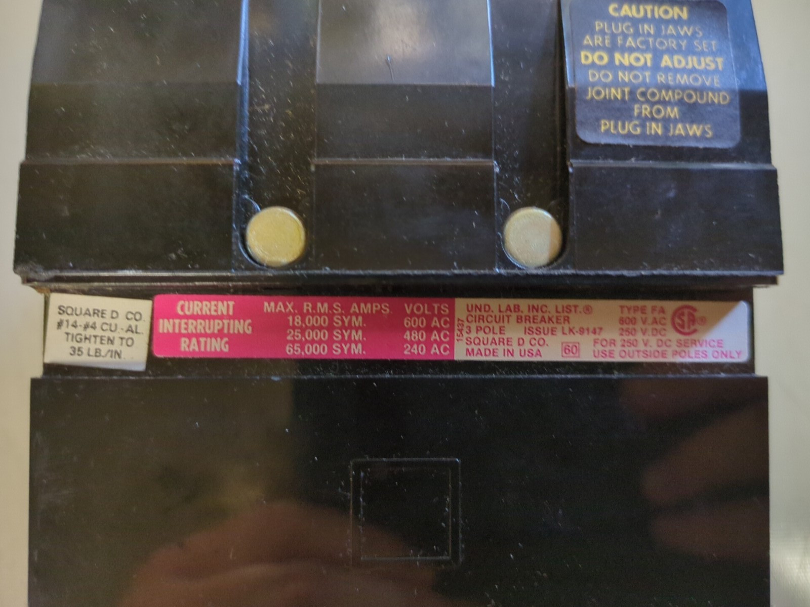 SQUARE D CIRCUIT BREAKER FH36015 **UNUSED SURPLUS**