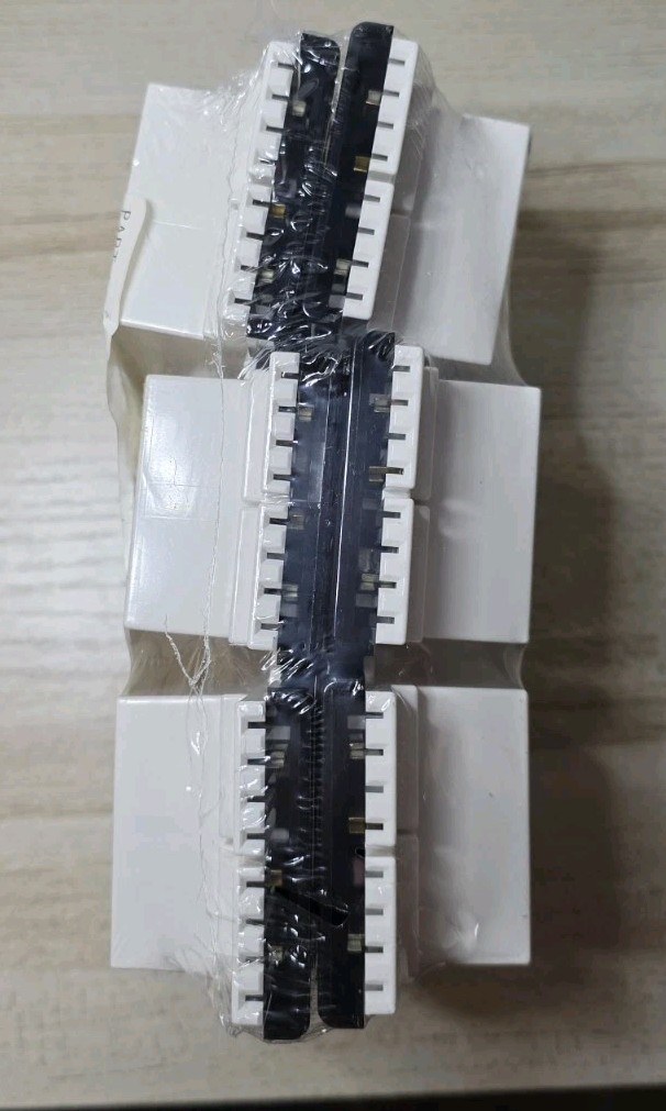 RECEPTACLE DUPLEX, 15 AM LÒNG PRODUCT NO FT155.A91 Lot 6 Circuit A & B