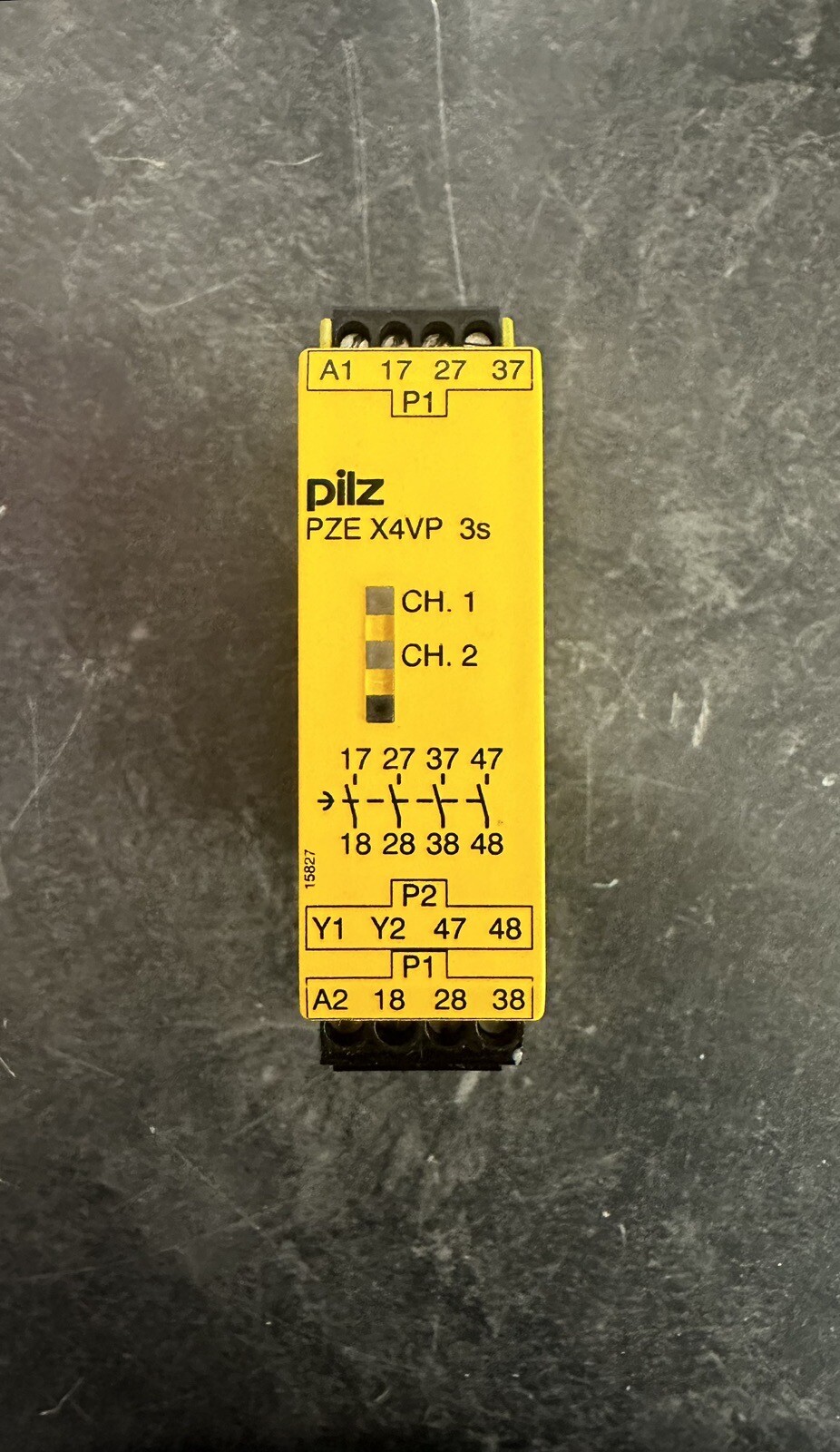 Pilz 777583 PZE X4VP 3/24VDC 4n/o Safety Relay