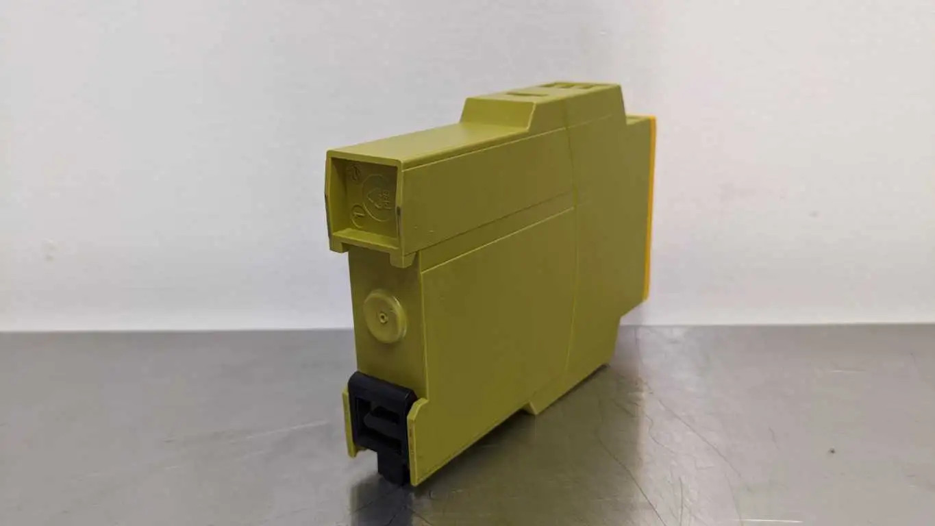 Pilz 774580 Safety Relay 24VDC 2.5W PZE X4V 0,5/24VDC 4n/o fix
