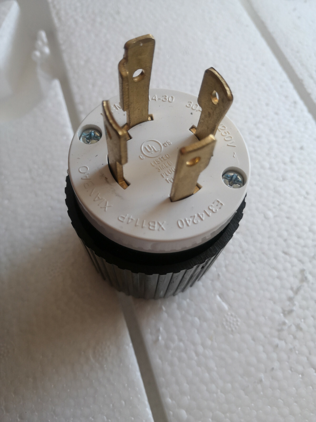 NEW NEMA L14-30 30A 125/250V Locking Male Plug 4 Prong US SHIPPING
