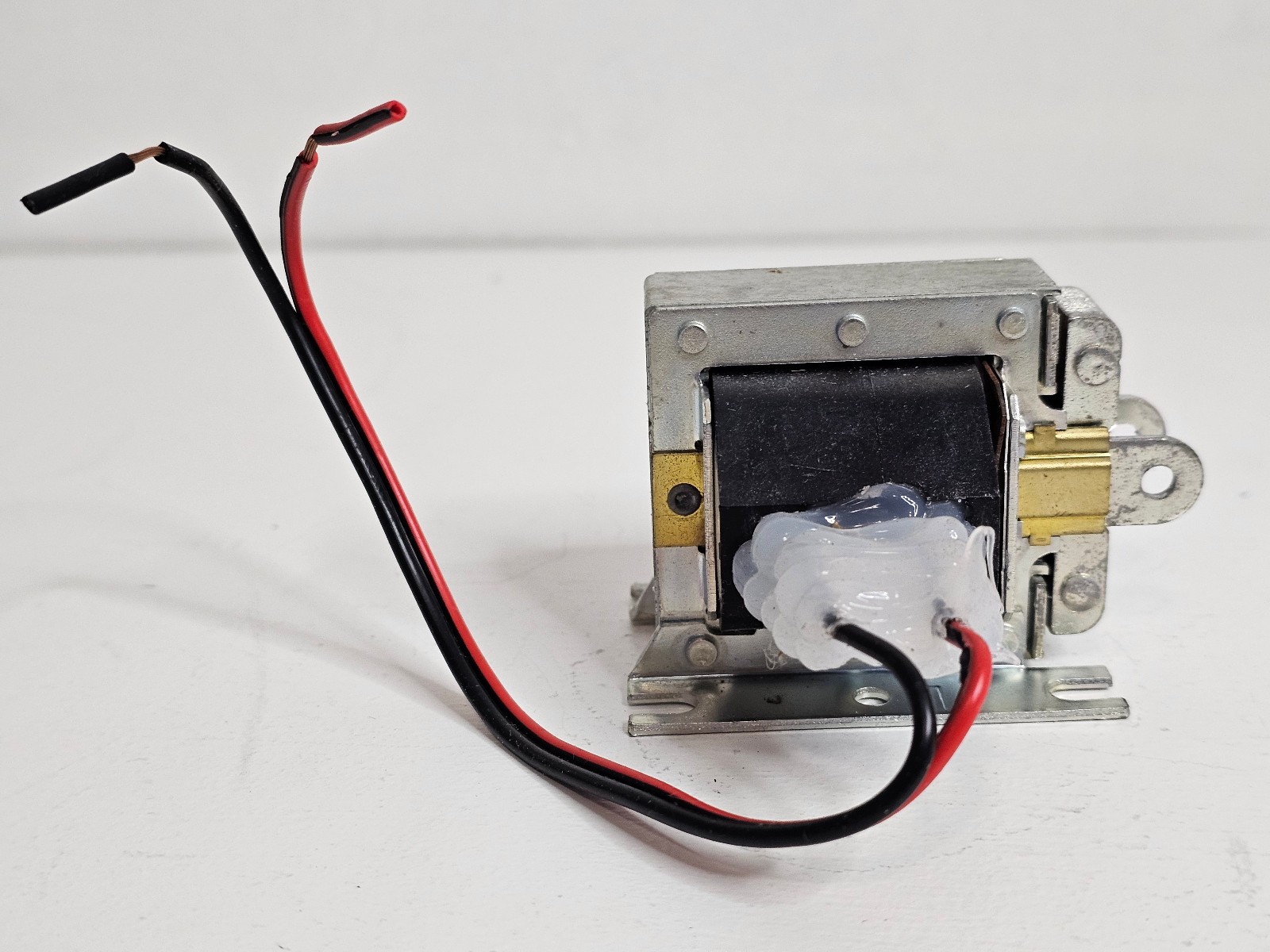 Dormeyer 2006-M-1 Laminated Solenoid Continuous Duty Cycle 240V 60Hz New