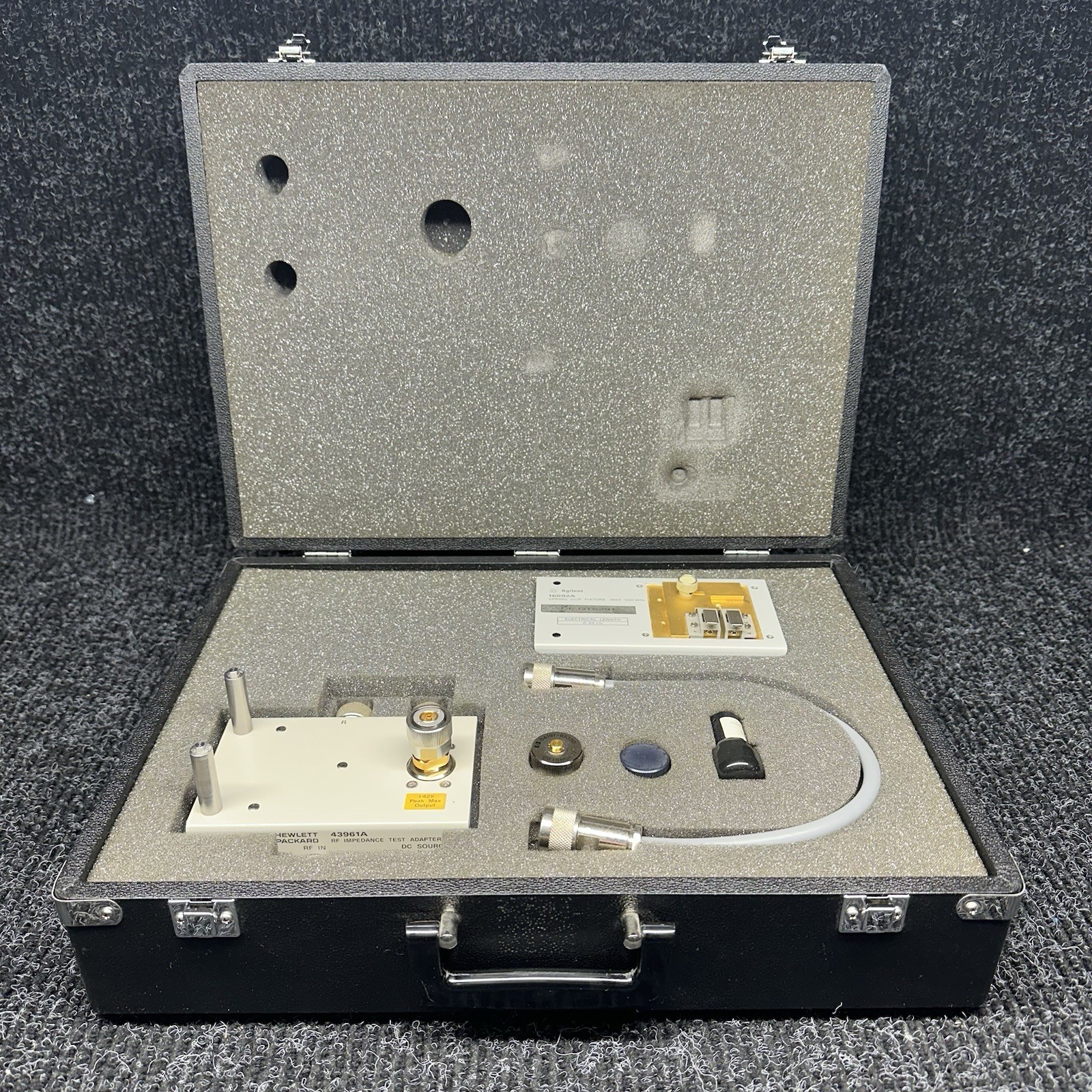 Agilent HP 43961A RF Impedance Test Kit with Case – UNTESTED, Complete Kit