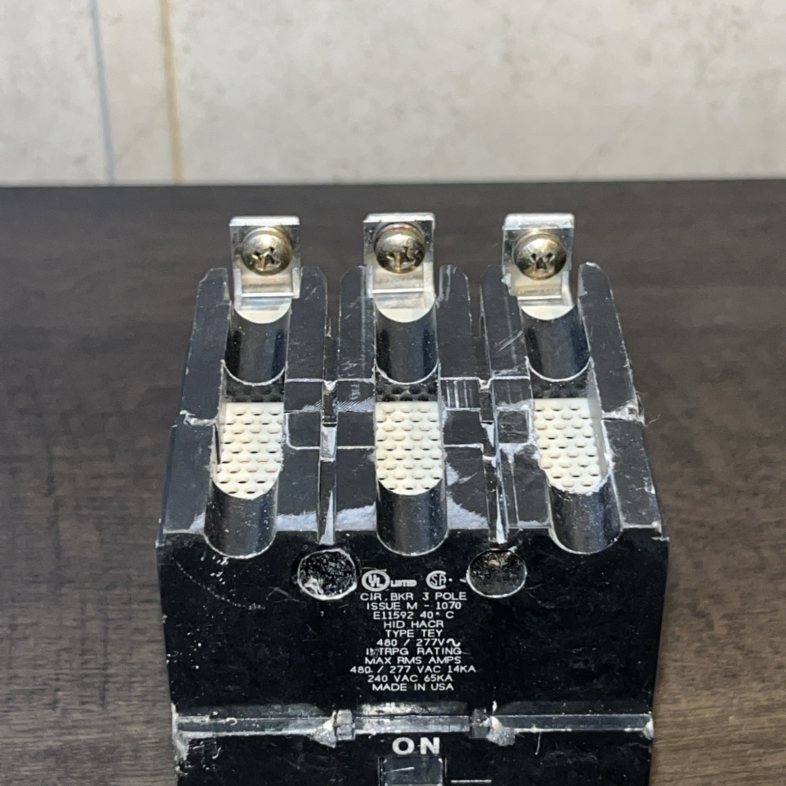 GE TEY330 CIRCUIT BREAKER, 480/277-VOLT, 3-POLE, 30-AMP, BRK / TEY FRAME