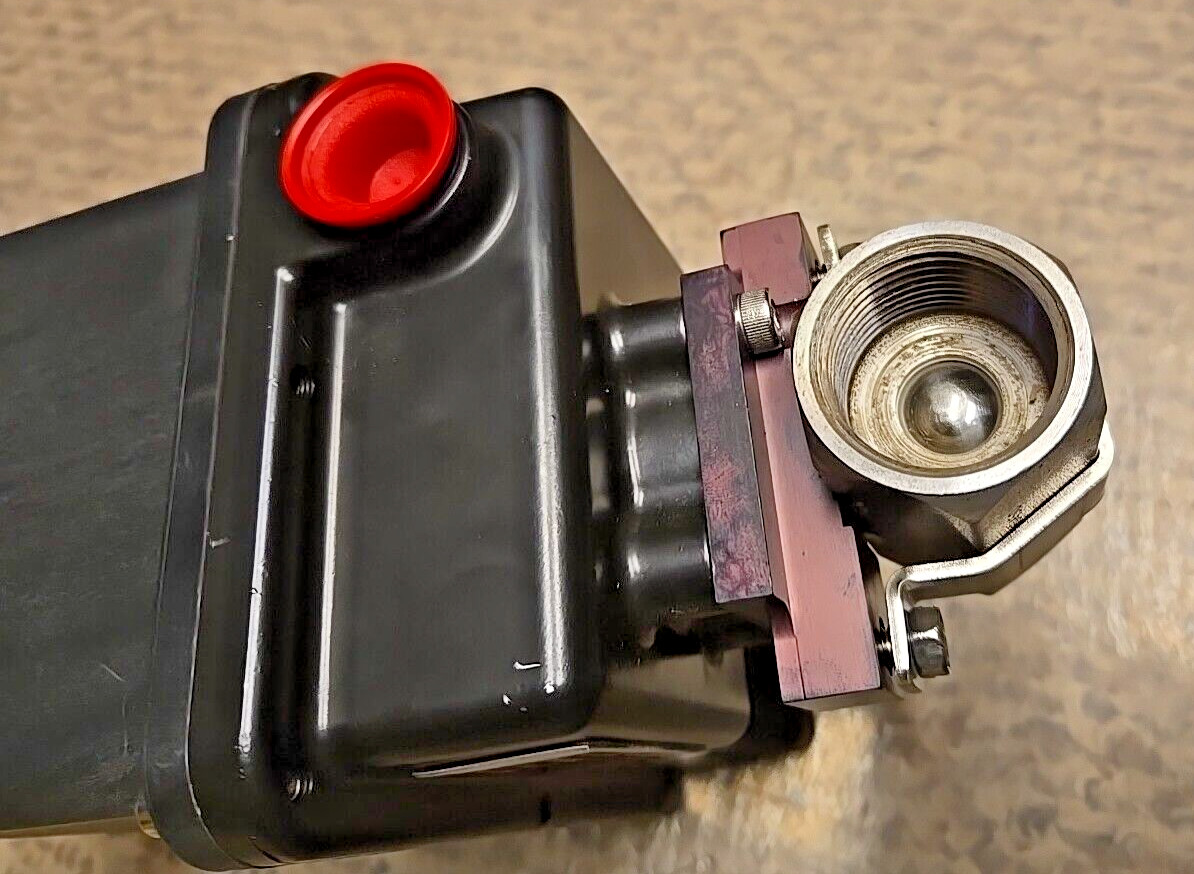 Gemini Valve 615 Actuator 120VAC with 1″ SS Ball Valve 1 76-4-RT-6 NEW 300in.lbs