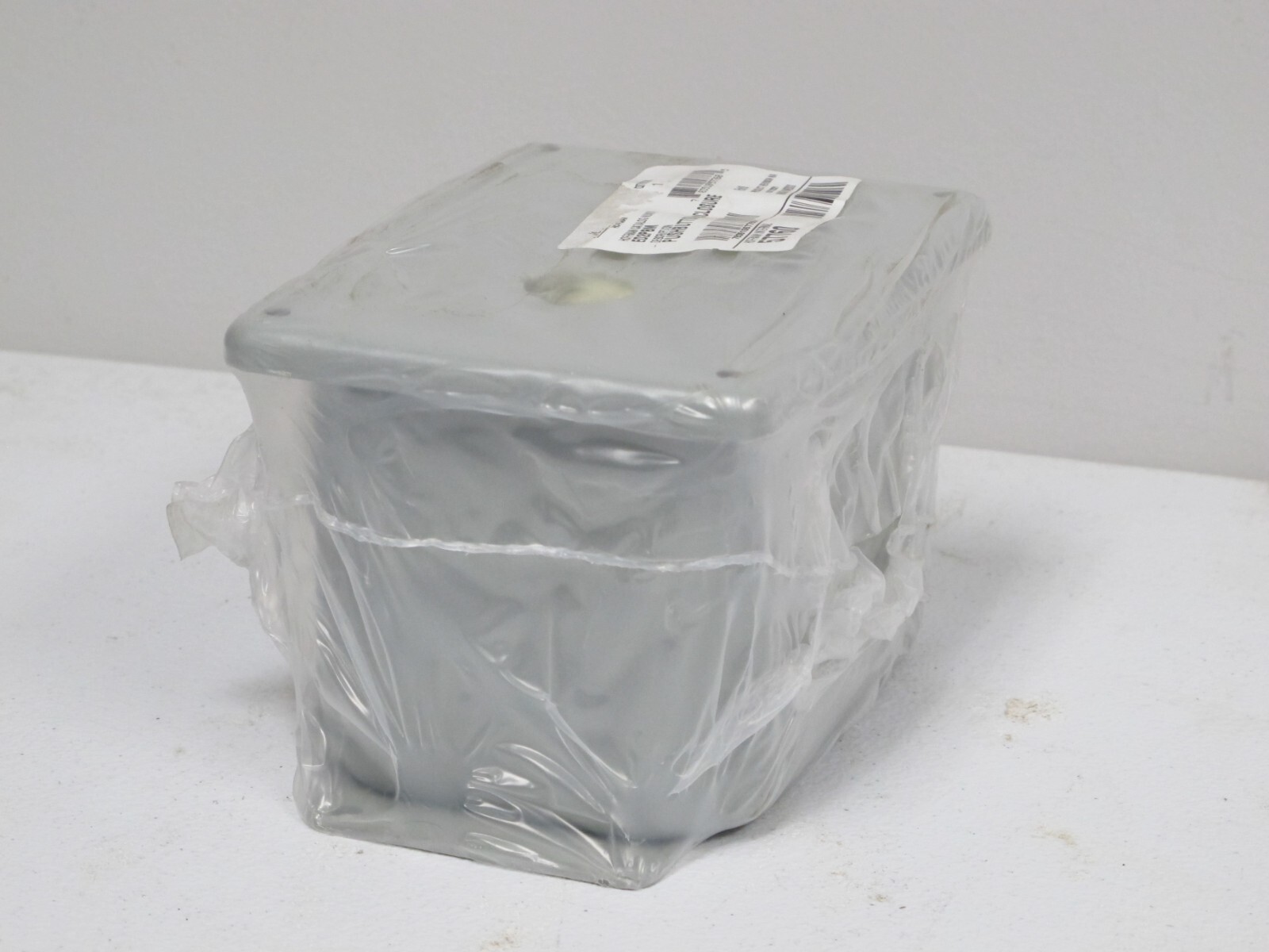HOFFMAN ED2PBM TWO PUSH BUTTON ENCLOSURE,NEMA 12,22.5MM,NEW
