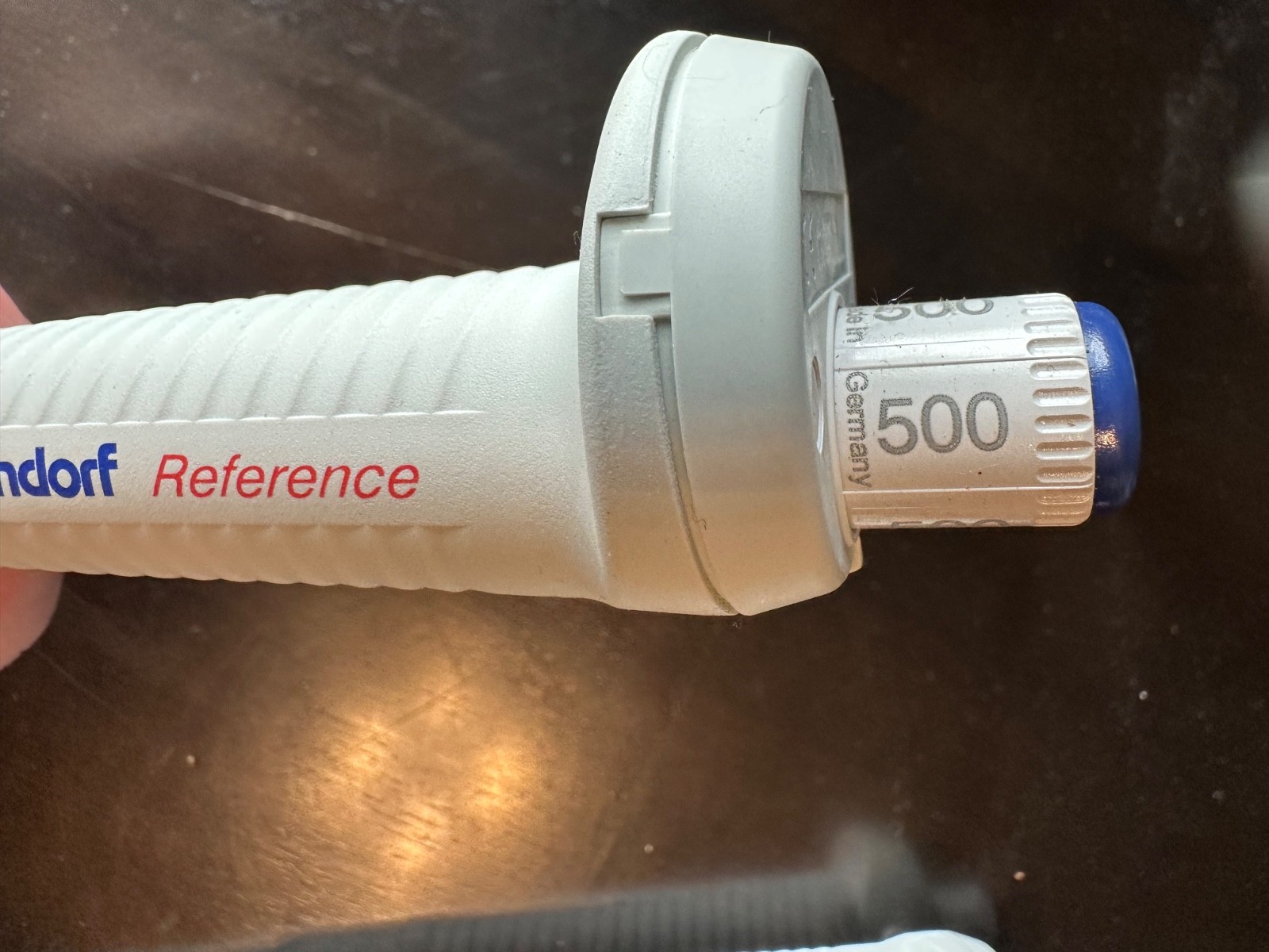 eppendorf pipettes: Fixed volume; 25,50,100,500uL (7total pipettes)