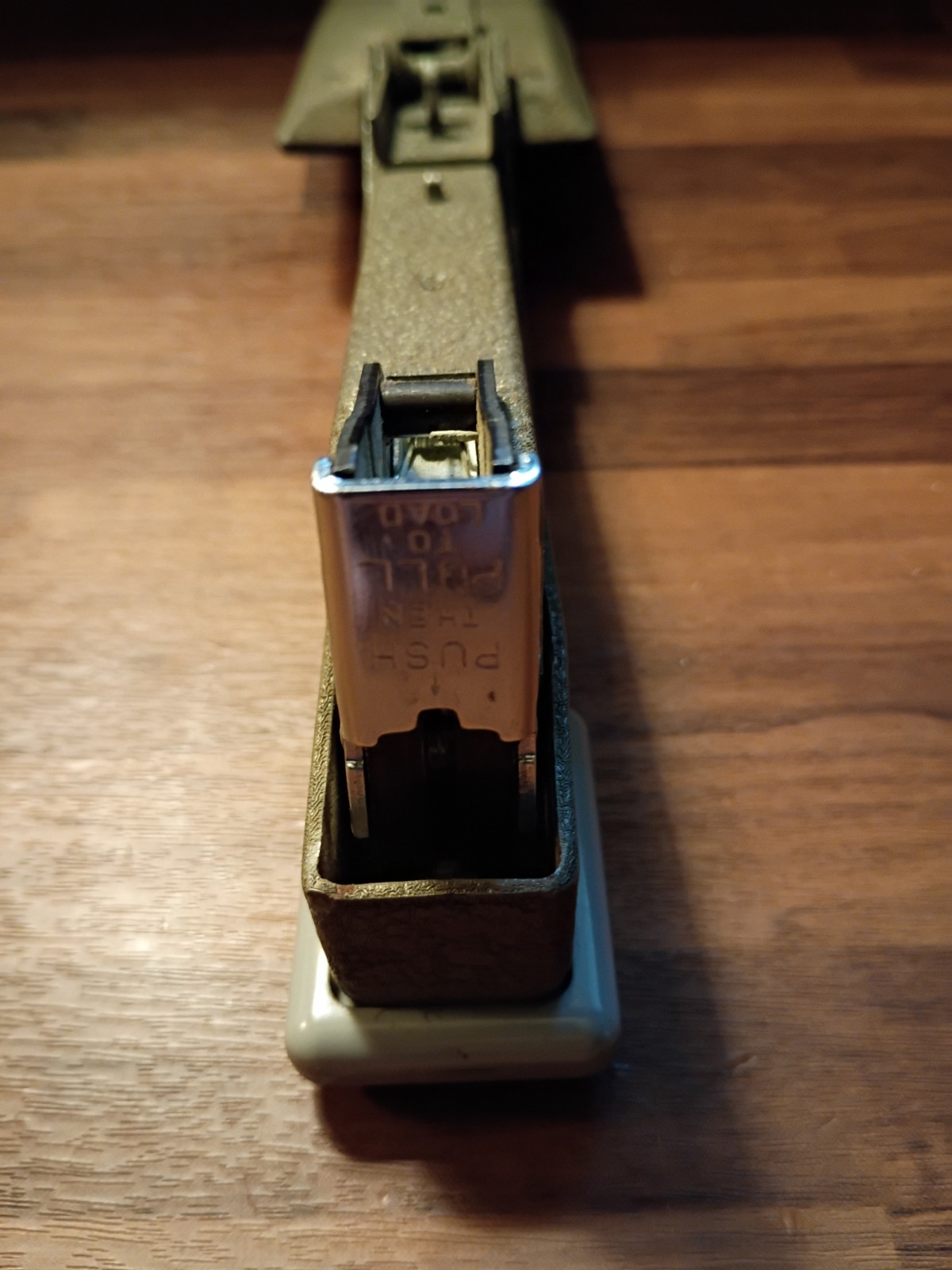 VTG BositichModel B5B Green Metal Heavy Duty Textured Desk Stapler Made In USA