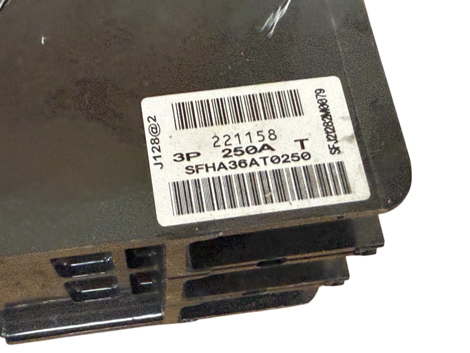 GE SFHA36AT0250 250A 3-PHASE 3-POLE 600V SPECTRA SFHA ELECTRONIC CIRCUIT BREAKER