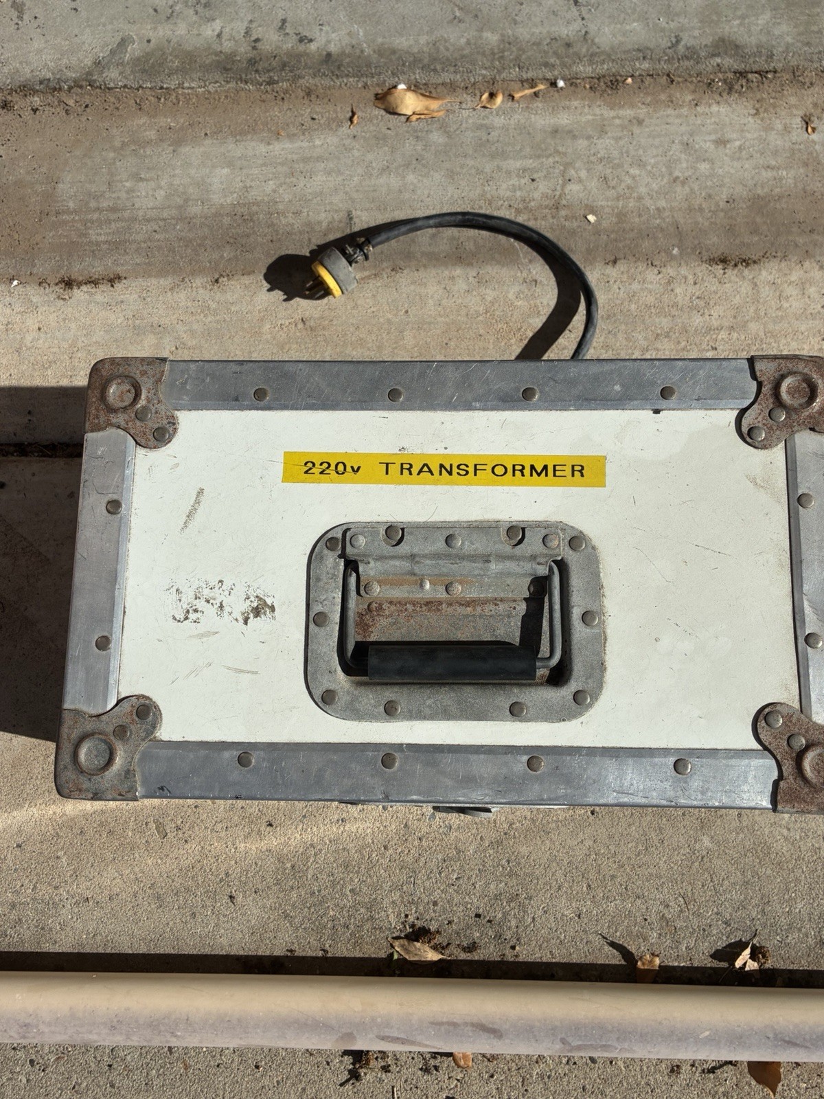 220v TRANSFORMER 115 v AC input 25 ams to 220V AC twist lock out For Motion Pic