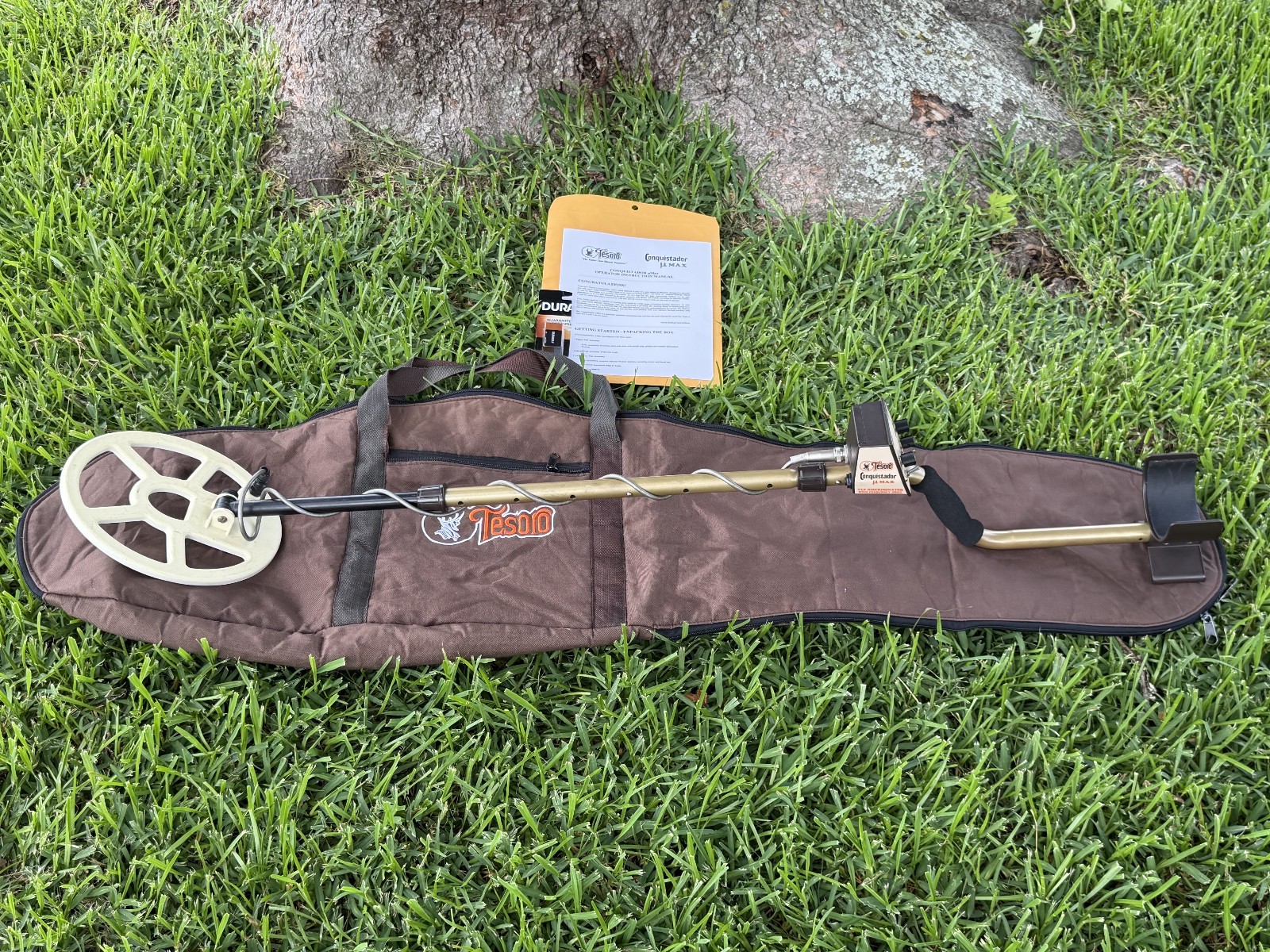 Tesoro CONQUISTADOR uMAX Metal Detector w/ 9X8″ Coil, Battery, Manual – Nice!