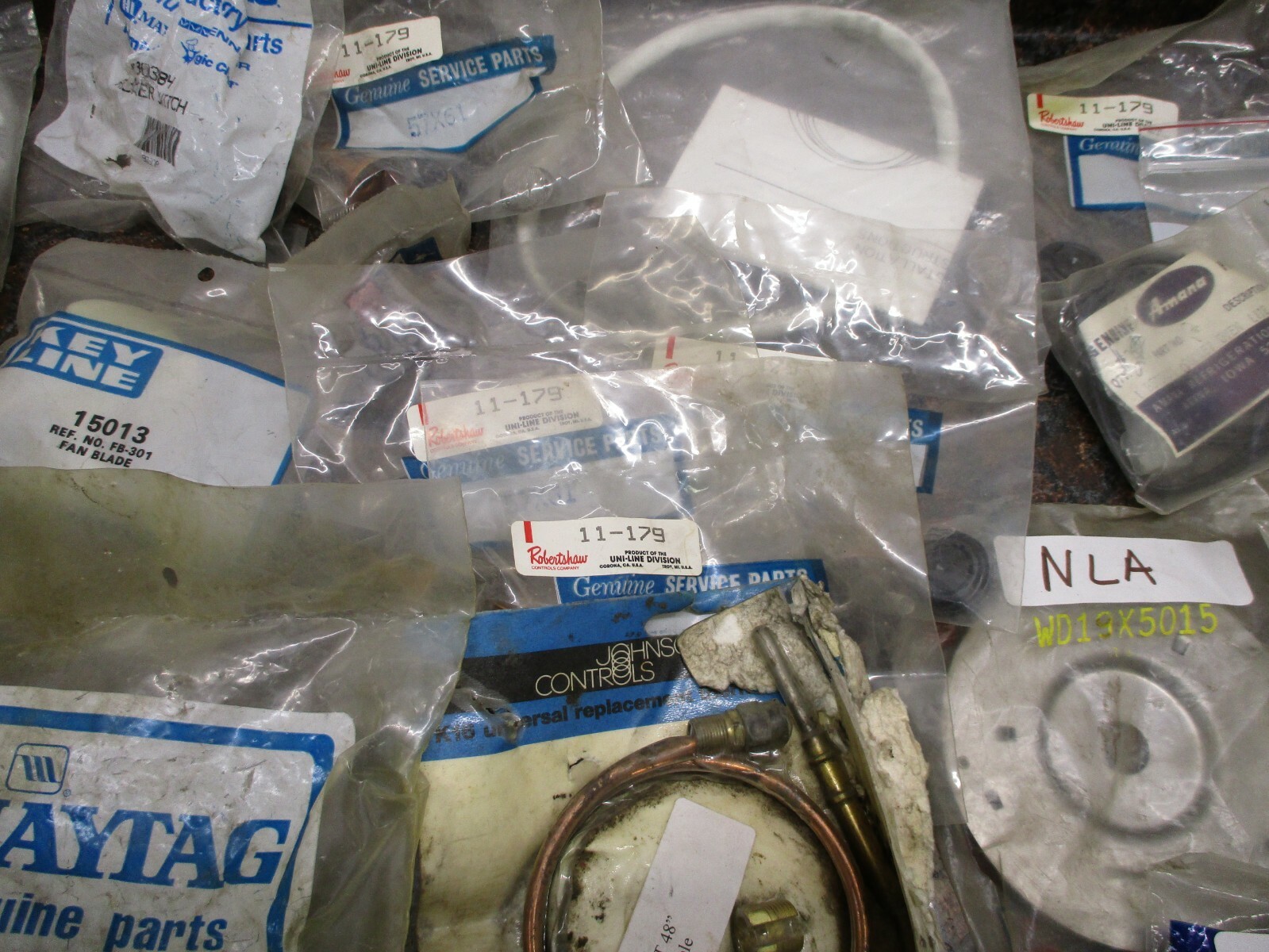 LOT OF GE MAYTAG FSP ROBERTSHAW PARTS FOR DIFFERENT APPLIANCE PARTS