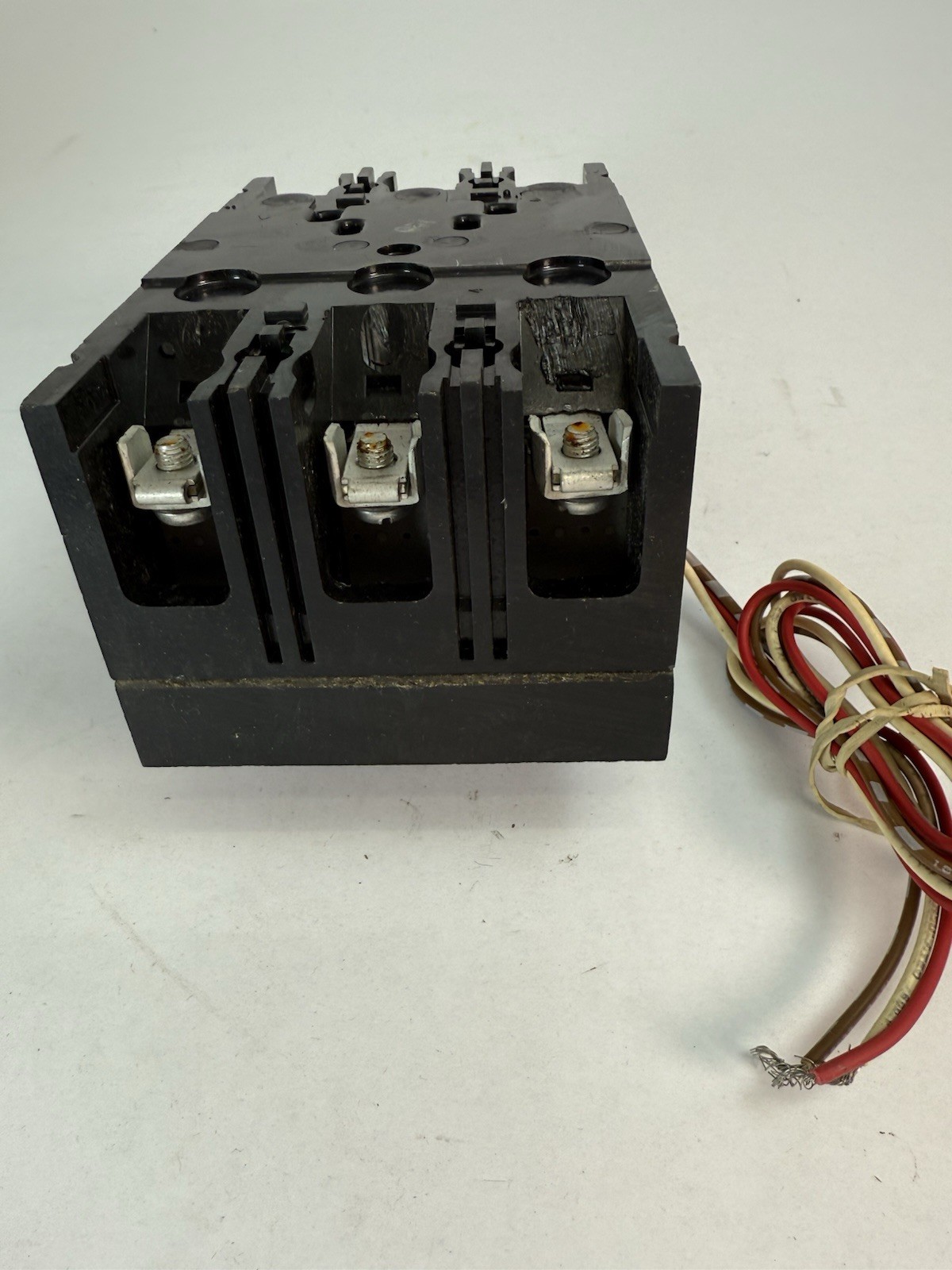 GE TED134010WL 10A 480V 3 Pole Circuit Breaker General Electric