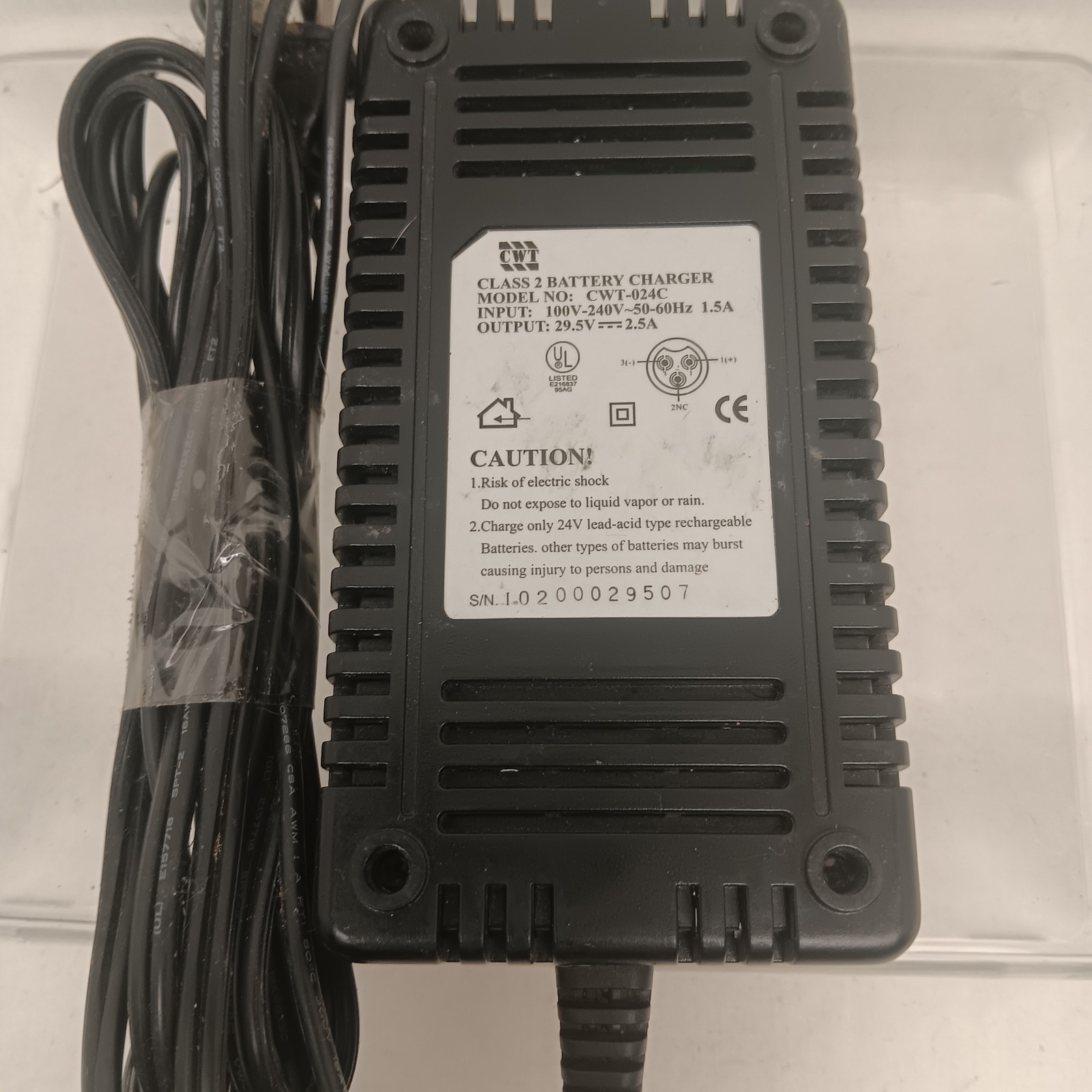 CWT Class 2 Battery Charger In 100V-240V 50-60Hz Out 29.5 V 2.5A 3-Prong Inline