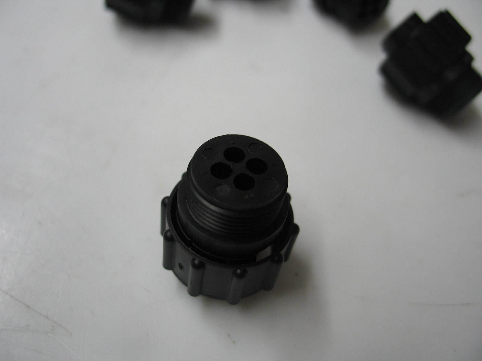 NIB 5 PCS TE CONNECTIVITY AMP 206060-1 FEMALE CONNECTOR PLUG HOUSING 4 PIN Q0375