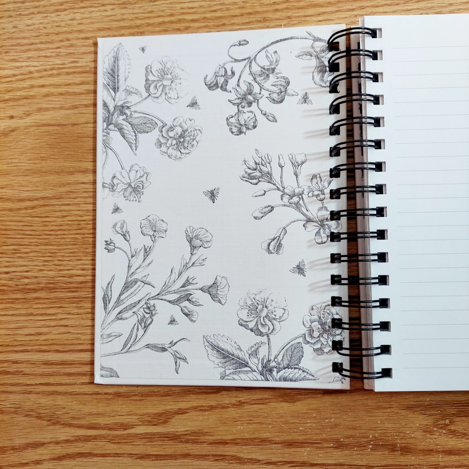 Punch Studio Busy As A Bee Journal 125 Ruled Sheets