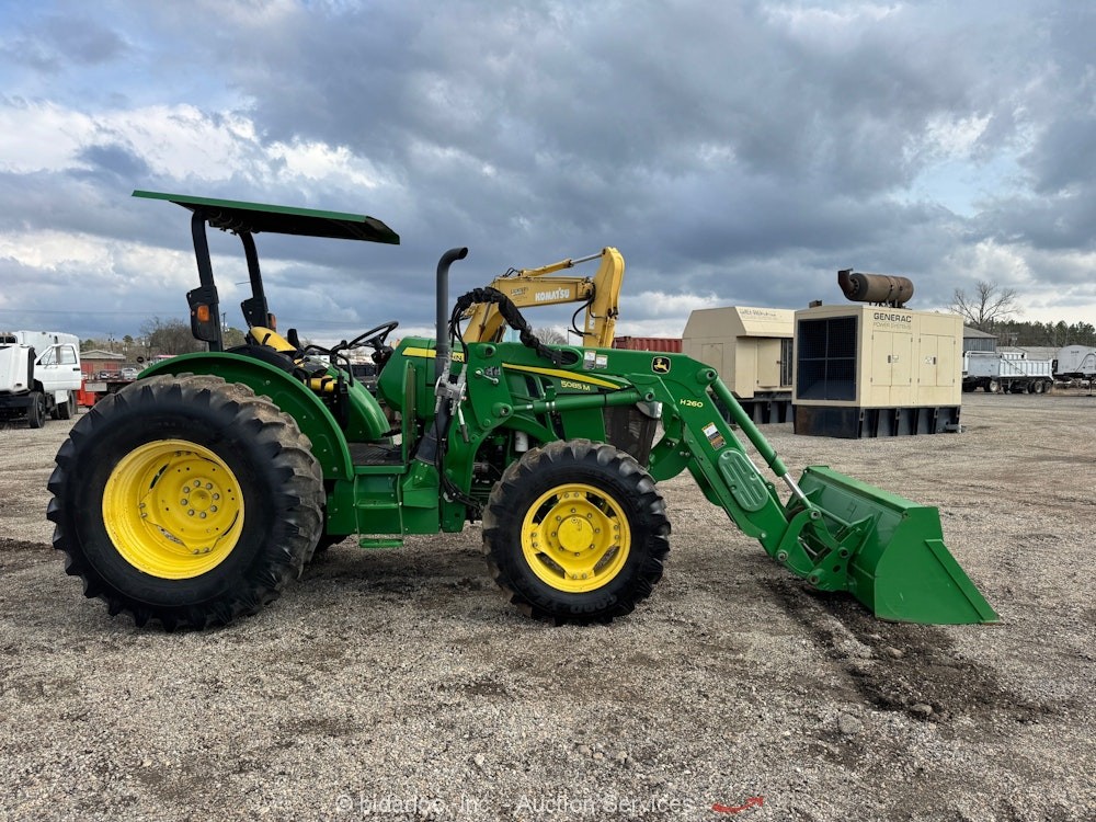 2015 John Deere 5085M 4WD Utility Farm Tractor H260 Loader PTO 3-Point bidadoo