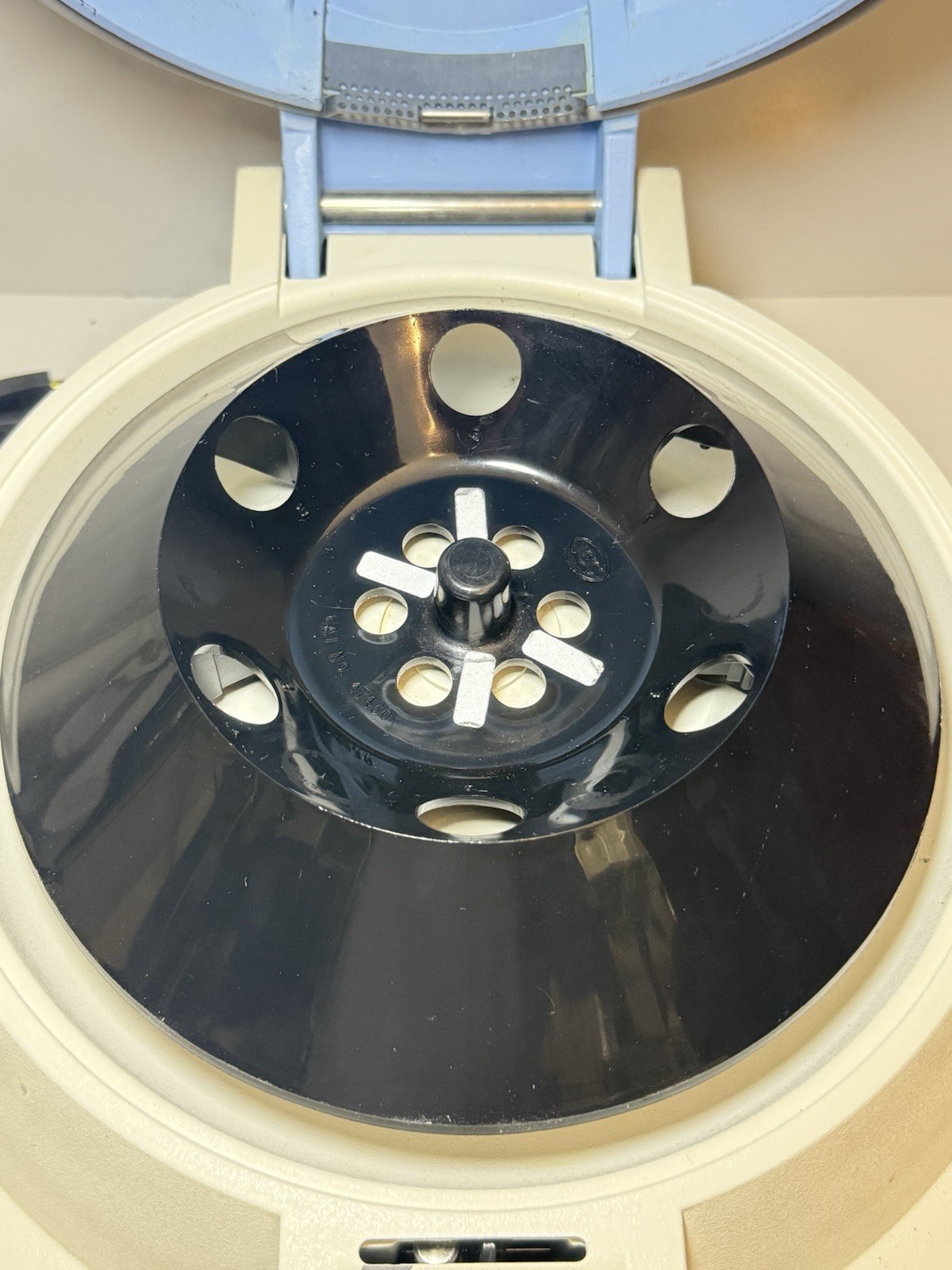 Thermo Fisher Scientific IEC Medilite 6 PL Microcentrifuge Centrifuge 4480F