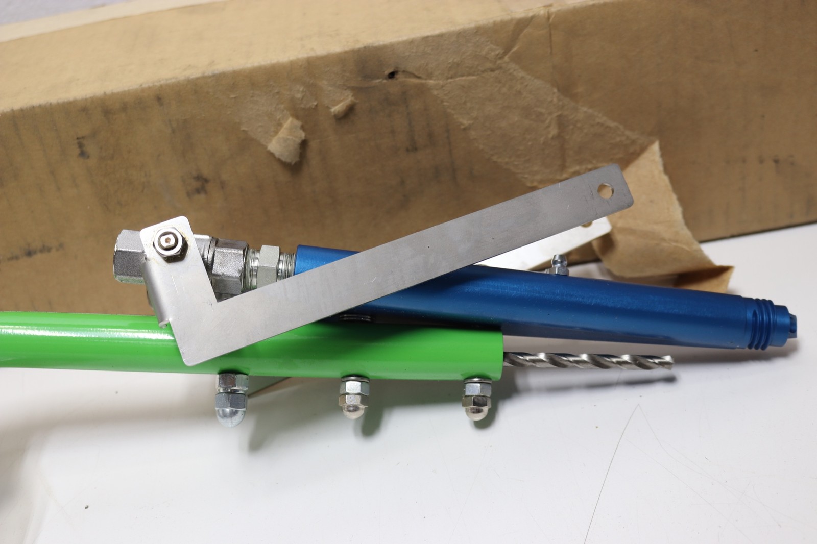 Patriot Jr V-Manifold Short Handled Two-Part Adhesive Applicator Tool Roofing