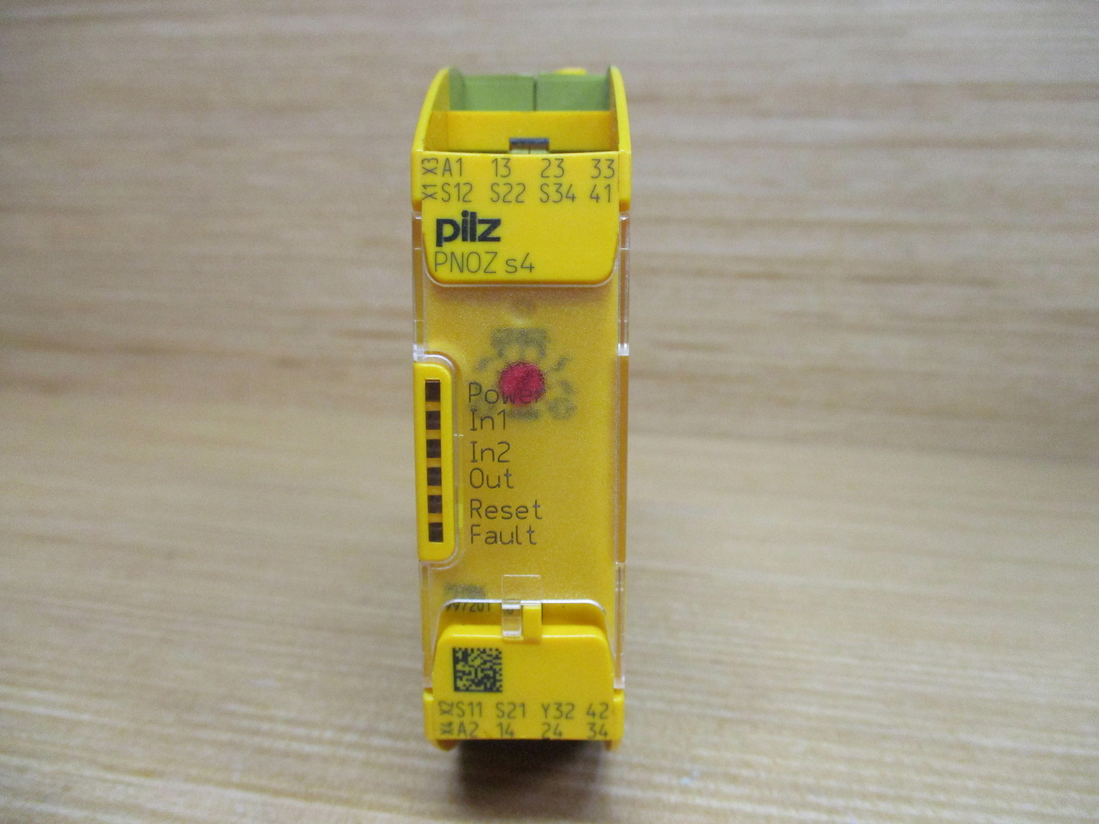 Pilz PNOZ s4 C 24VDC 3n/o 1n/o Safety Relay 751104 W/O Terminal Adapters