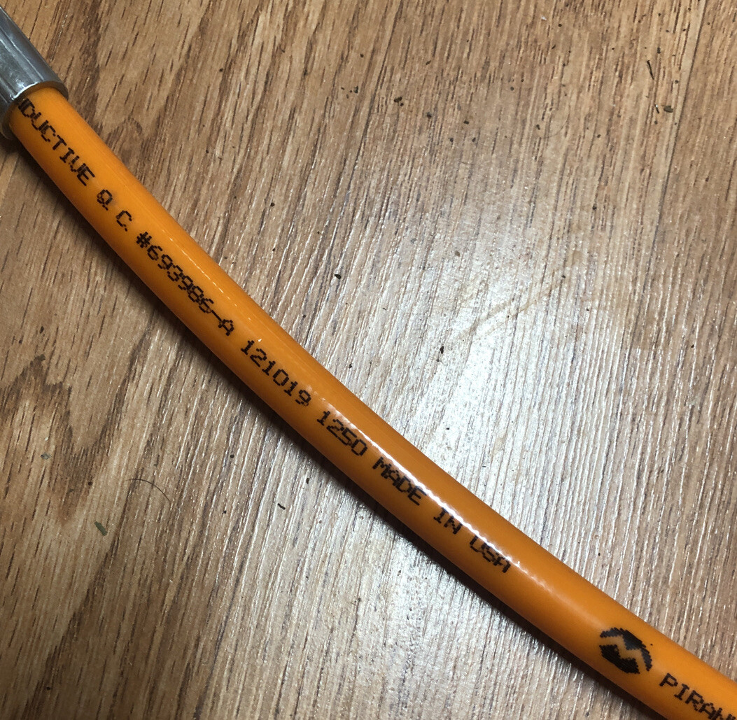 1/4″ x 24″ Hydraulic Hose W/ 4FSX Fittings 25.5” 100r7 2750psi Non-conductive