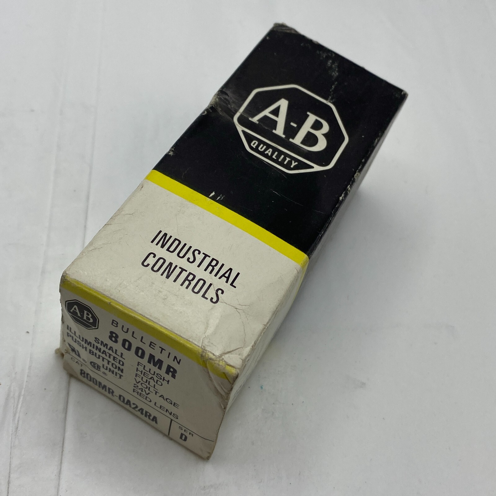 ALLEN BRADLEY AB 800MR-QA24 FLUSH MOUNT PUSHBUTTON 800M-XA NEMA A300 110-300V