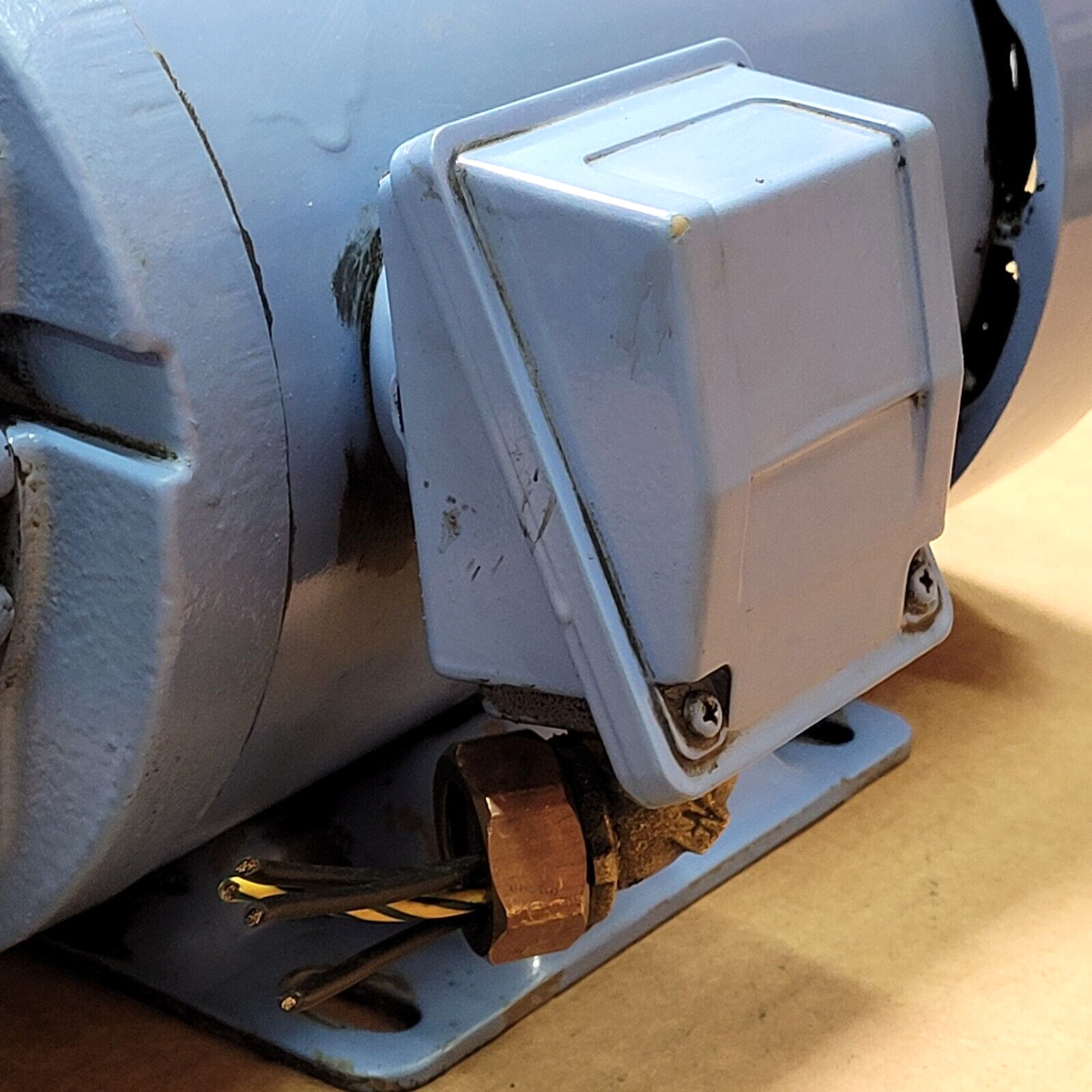 NACHI UNI MOTOR TYPE (M) LTIS90-NR TYPE (N) VSBA-0A4B22 3 PHASE INDUCTION MOTOR