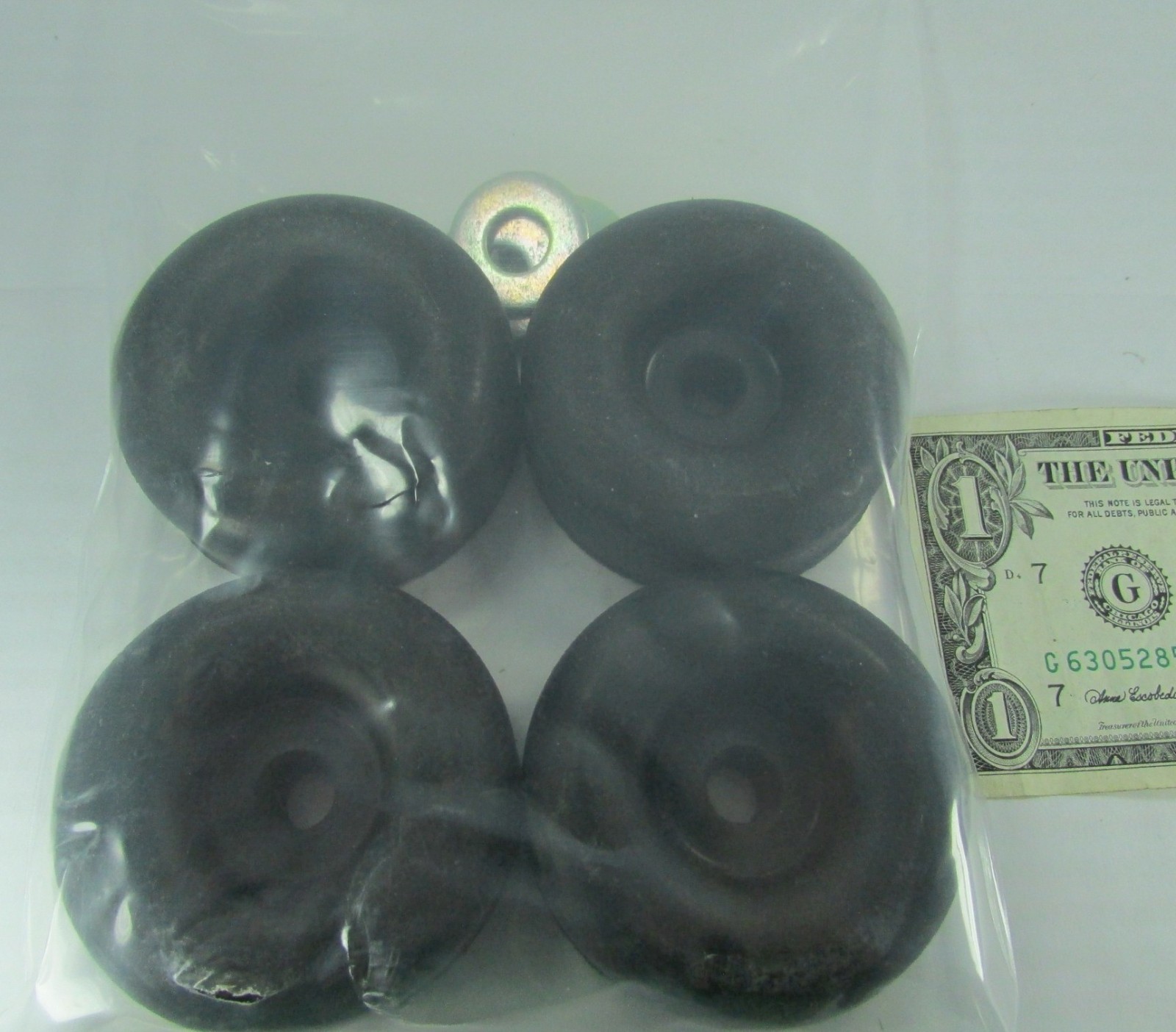4-PC Rubber Vibration Isolators, Shock Mounts w/Washers 2.5″ OD x 7/16″ ID x 1″