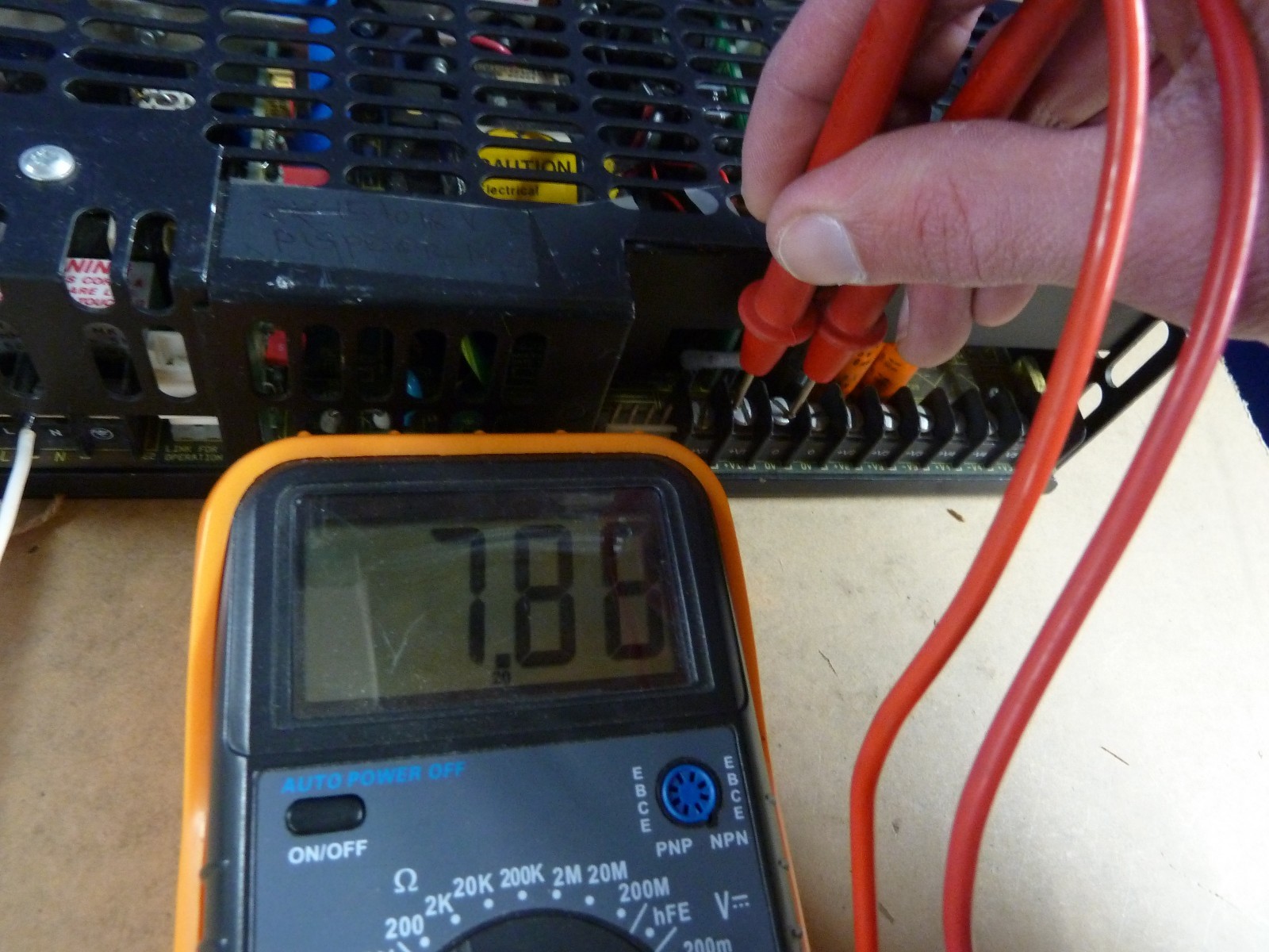 Farnell instruments power supply 8V 16V DC [T4]
