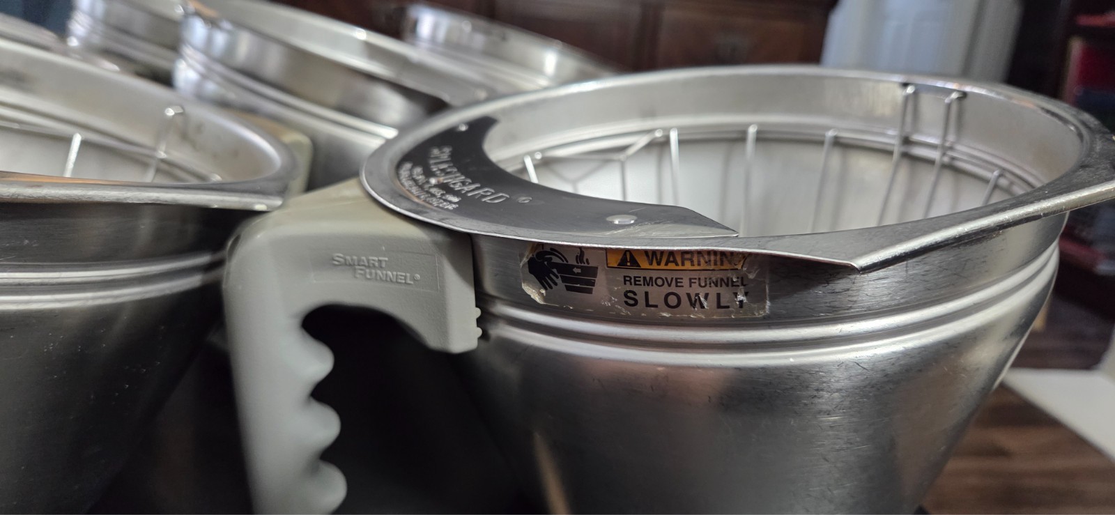 BUNN Commercial Stainless Steel Smart Funnel w/ Splashgard & D-Ring Basket