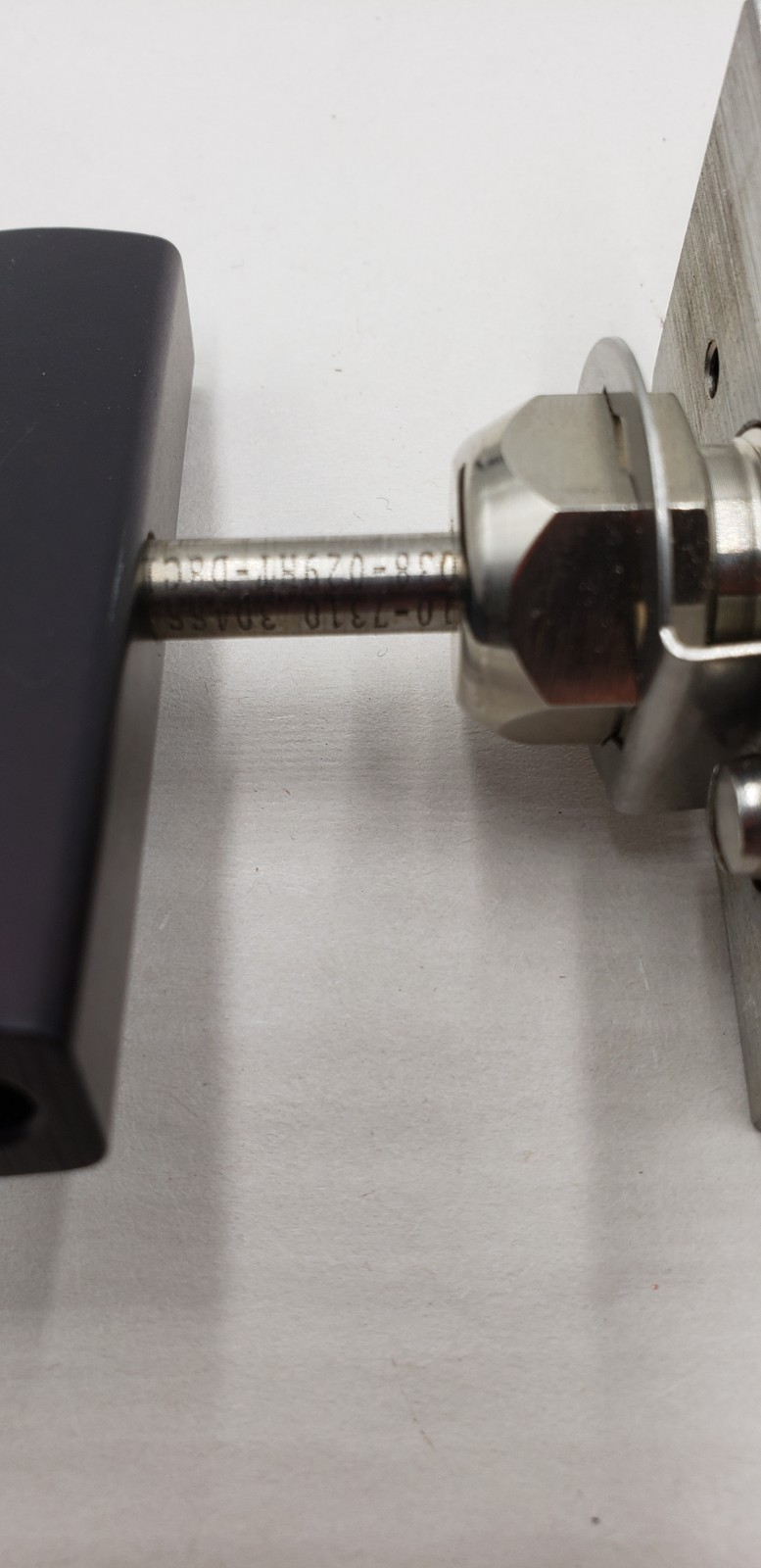 Autoclave Engineers 30VM9075 30,000 psi Stainless Steel Manifold & Needle Valves