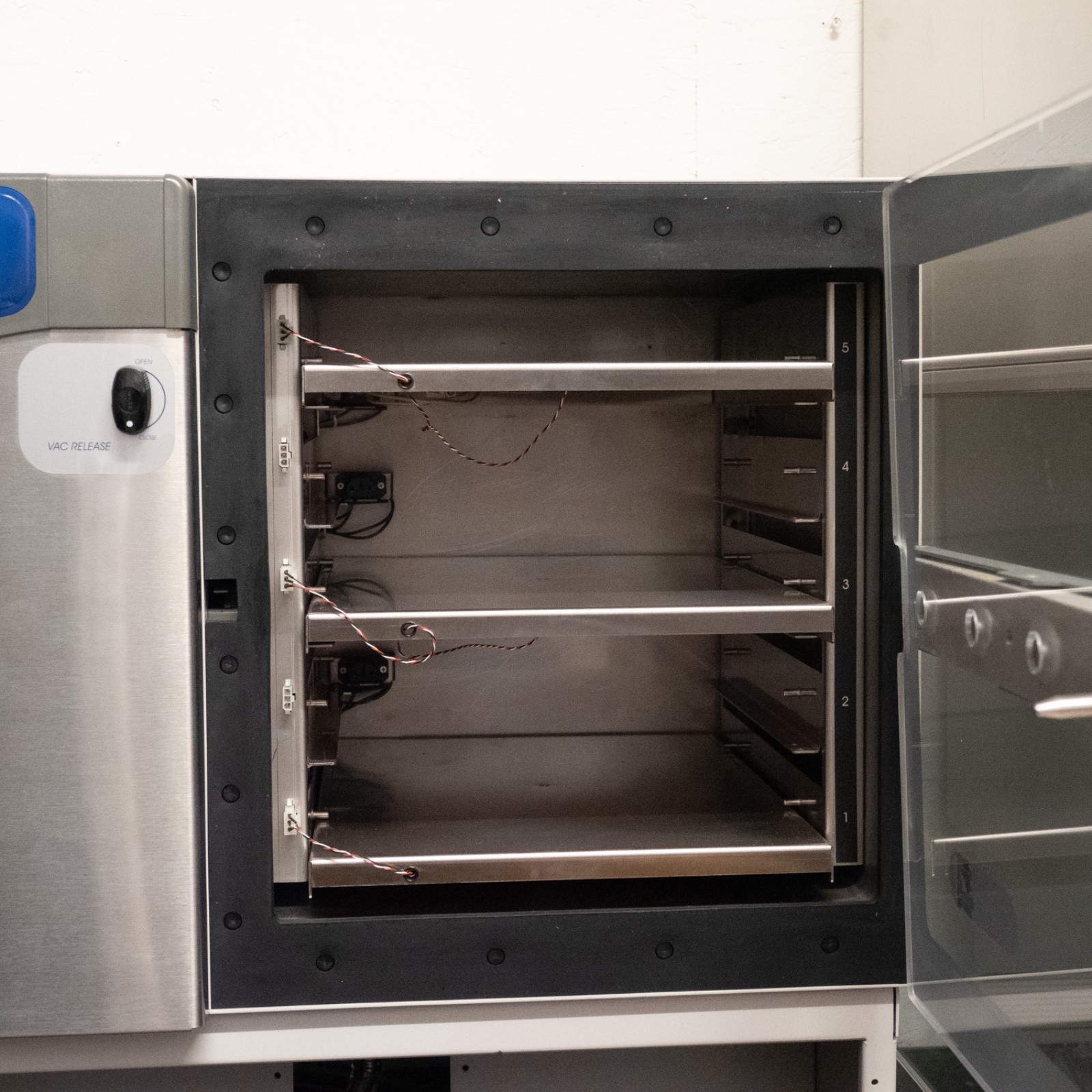 Labconco FreeZone Bulk Tray Dryer 7806020 Heated Shelf Lyophilizer Tested