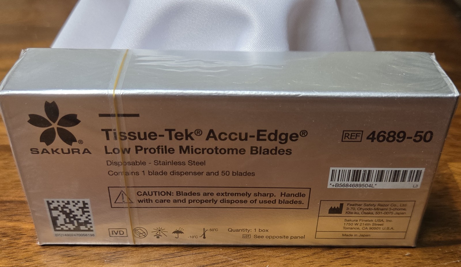 Sakura Finetek Accu-Edge Low Profile Microtome Blades. 1 box of 50 blades