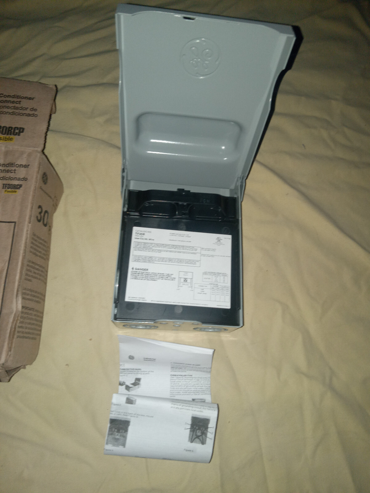GE TF30RCP 240V 30A AC Disconnect Safety Switch – Gray Fusible NOS