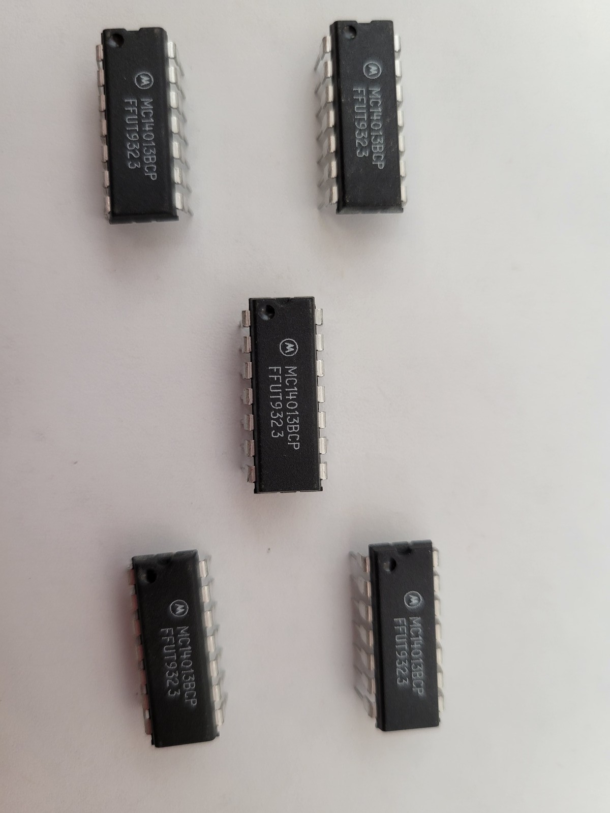 5Pc Motorola MC14013BCP Integrated Circuit Chip Dual Type D Flip-Flop
