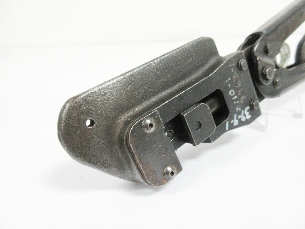 AMP 58166-2 SDL FERR 4P & 69710-1 HAND CRIMP TOOL