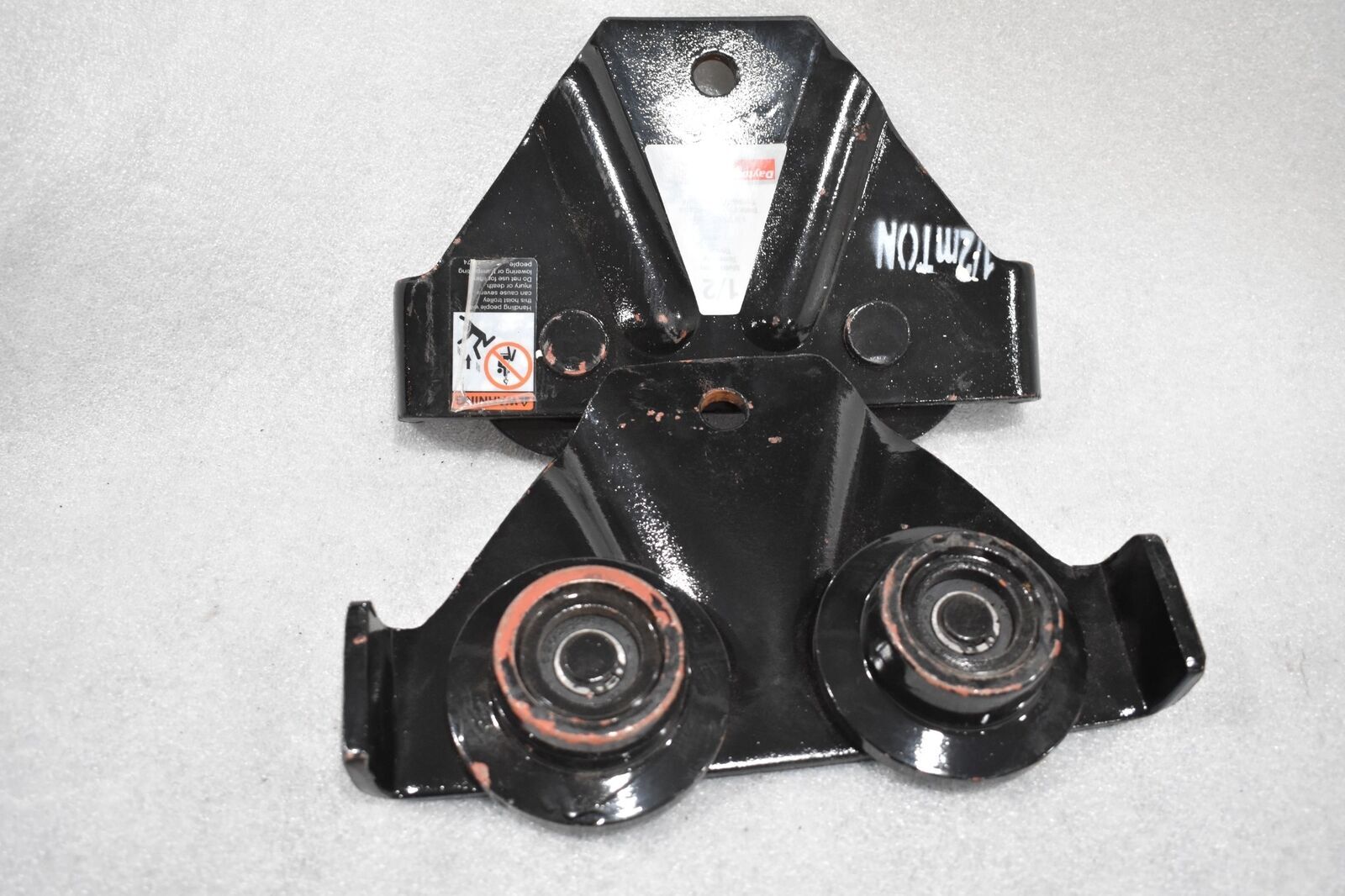 DAYTON 3MB59 1/2 METRIC TON TROLLEY FITS 4 INCH TO 24 INCH BEAM