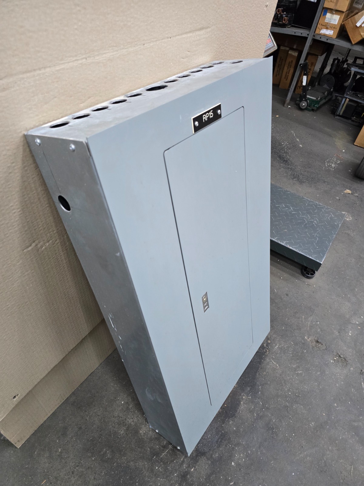 Square D 100 Amp Main Breaker Panelboard 208Y/120 VAC 3 Phase 4 Wire 42 Circuit