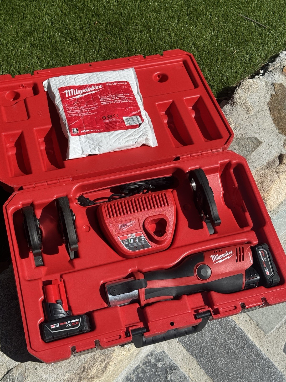 Milwaukee M12 FORCE LOGIC Press Tool Kit with Jaws – 2473-22