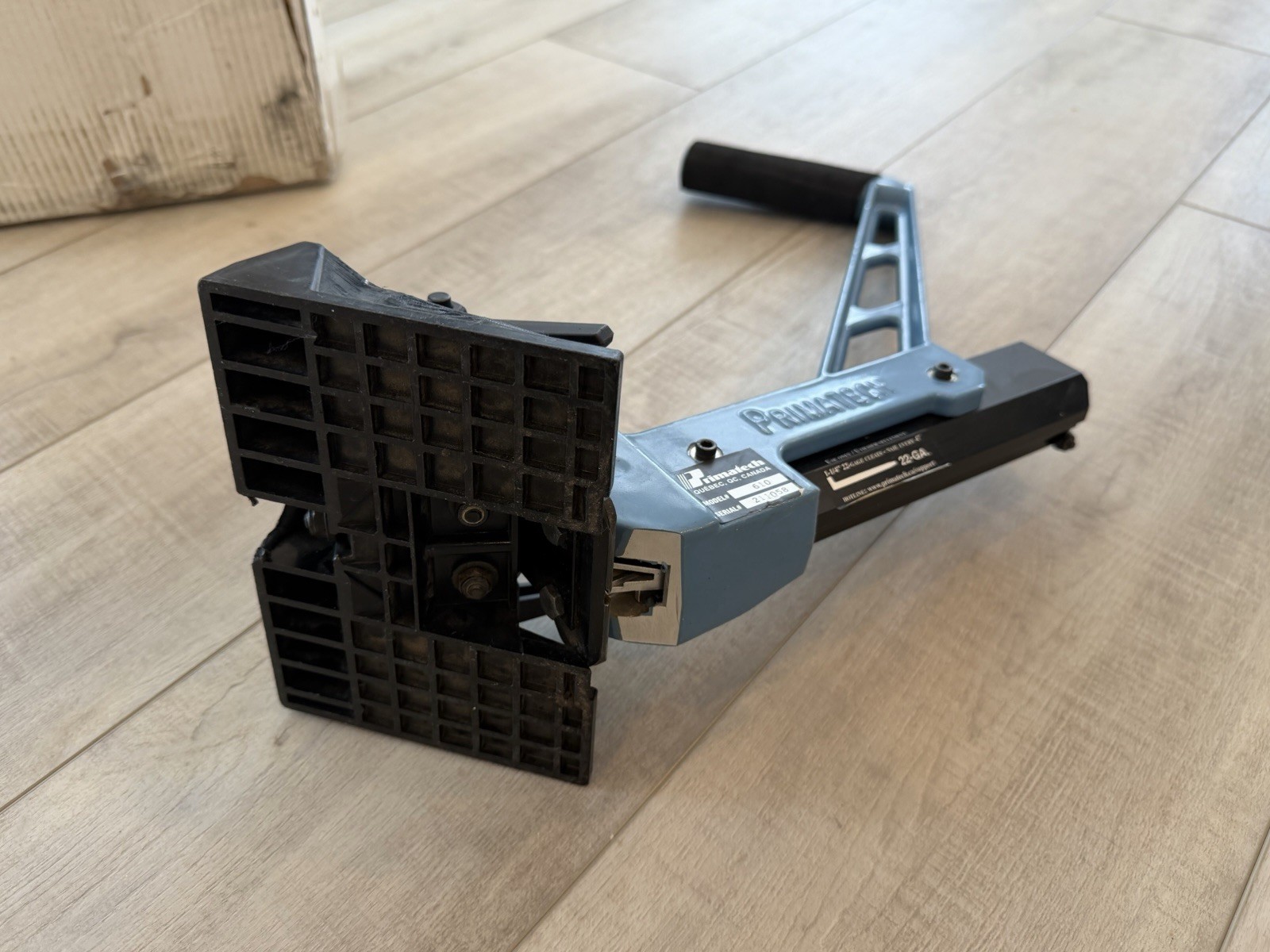Primatech 610 Hardwood Floor Nailer Great Condition + 2 Boxes 1-1/4 Nails Mallet