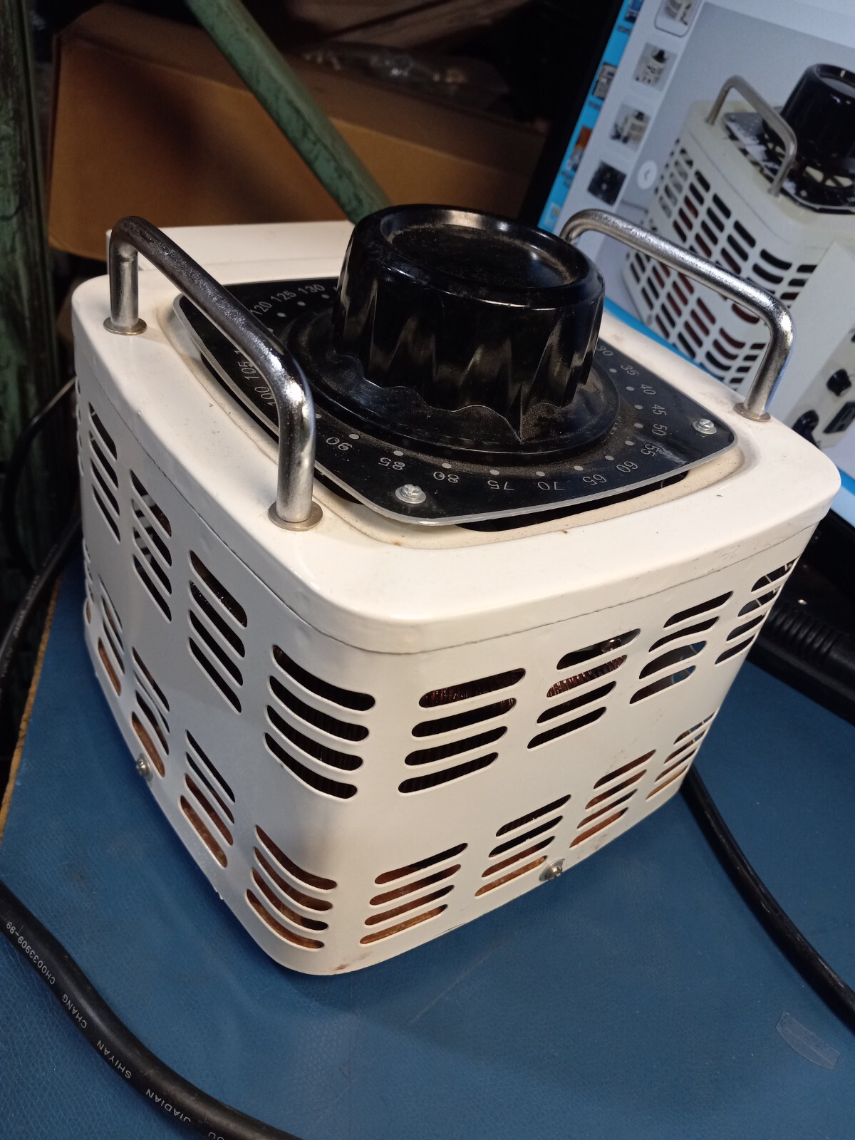 KRM 2090VR 110V Input 0-130V Output Contact Voltage Regulator